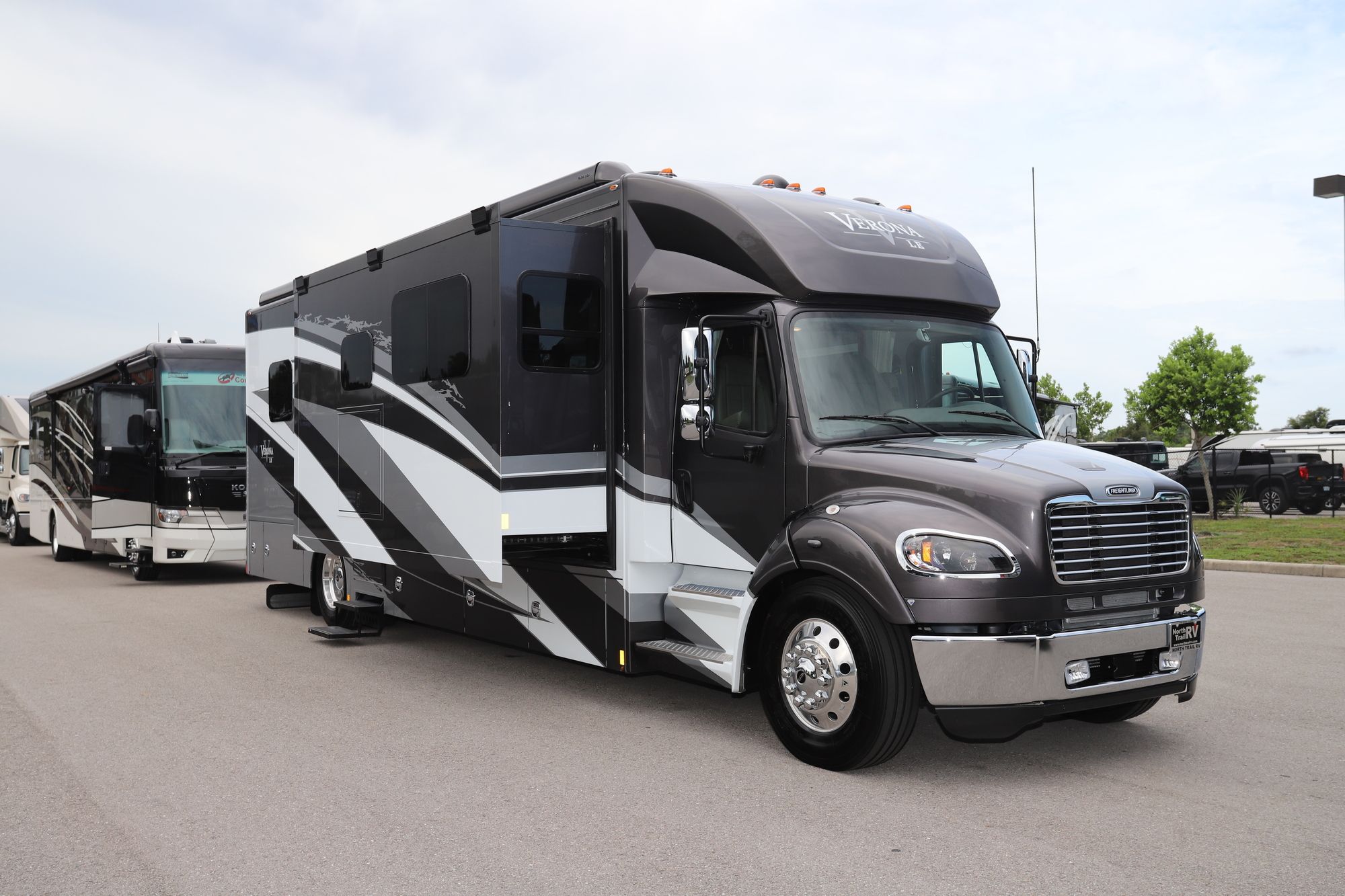 New 2021 Renegade Rv Verona Le 37LMB Super C  For Sale