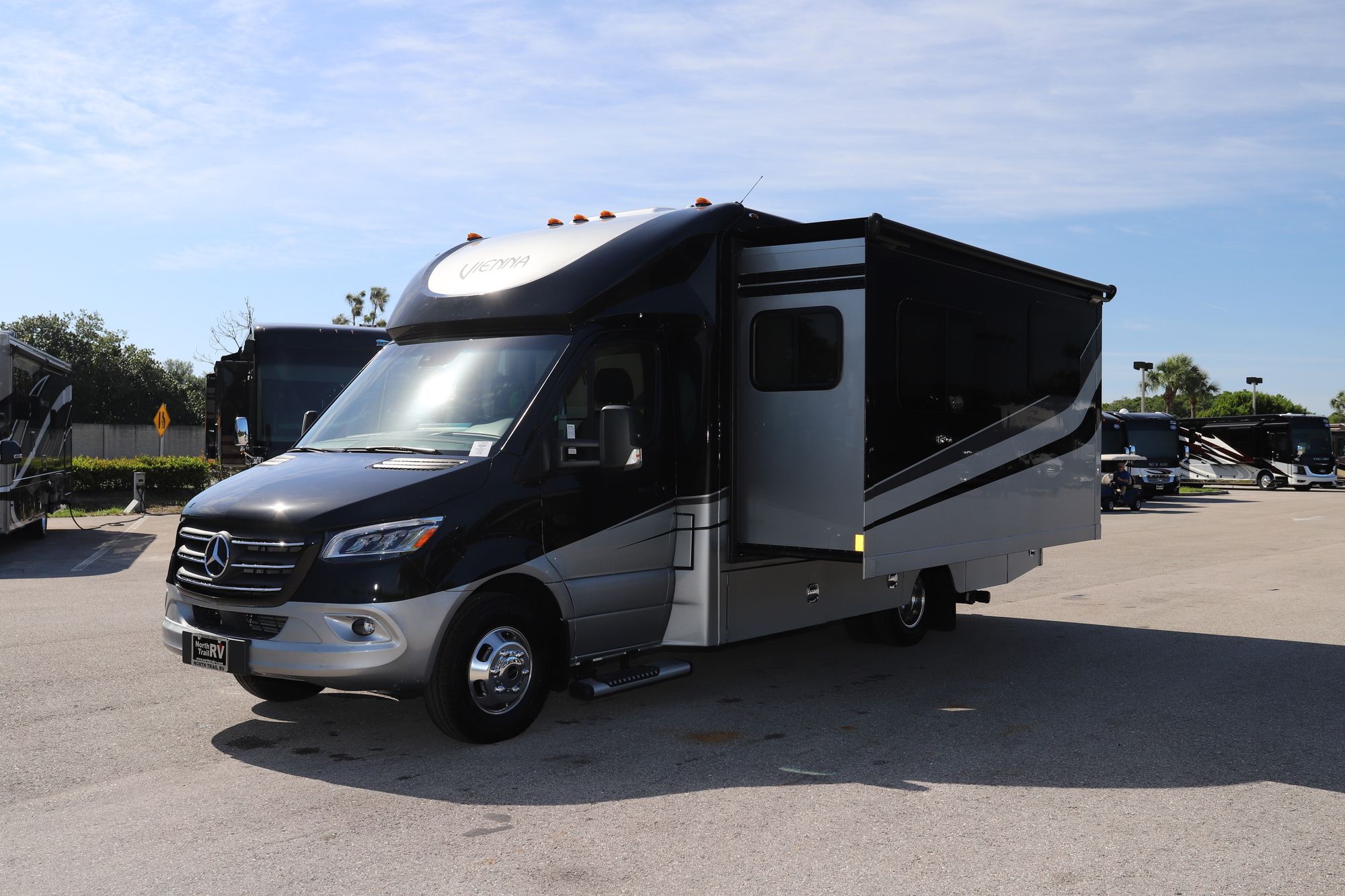 New 2022 Renegade Rv Vienna 25VRML Class C  For Sale