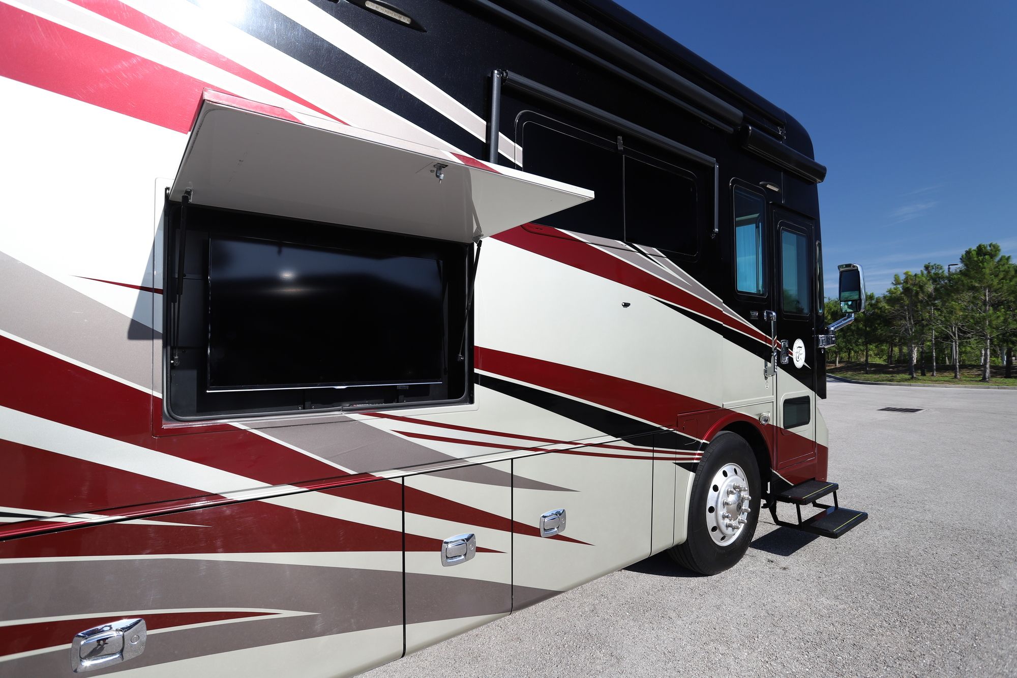 Used 2015 Tiffin Motor Homes Allegro Bus 37AP Class A  For Sale