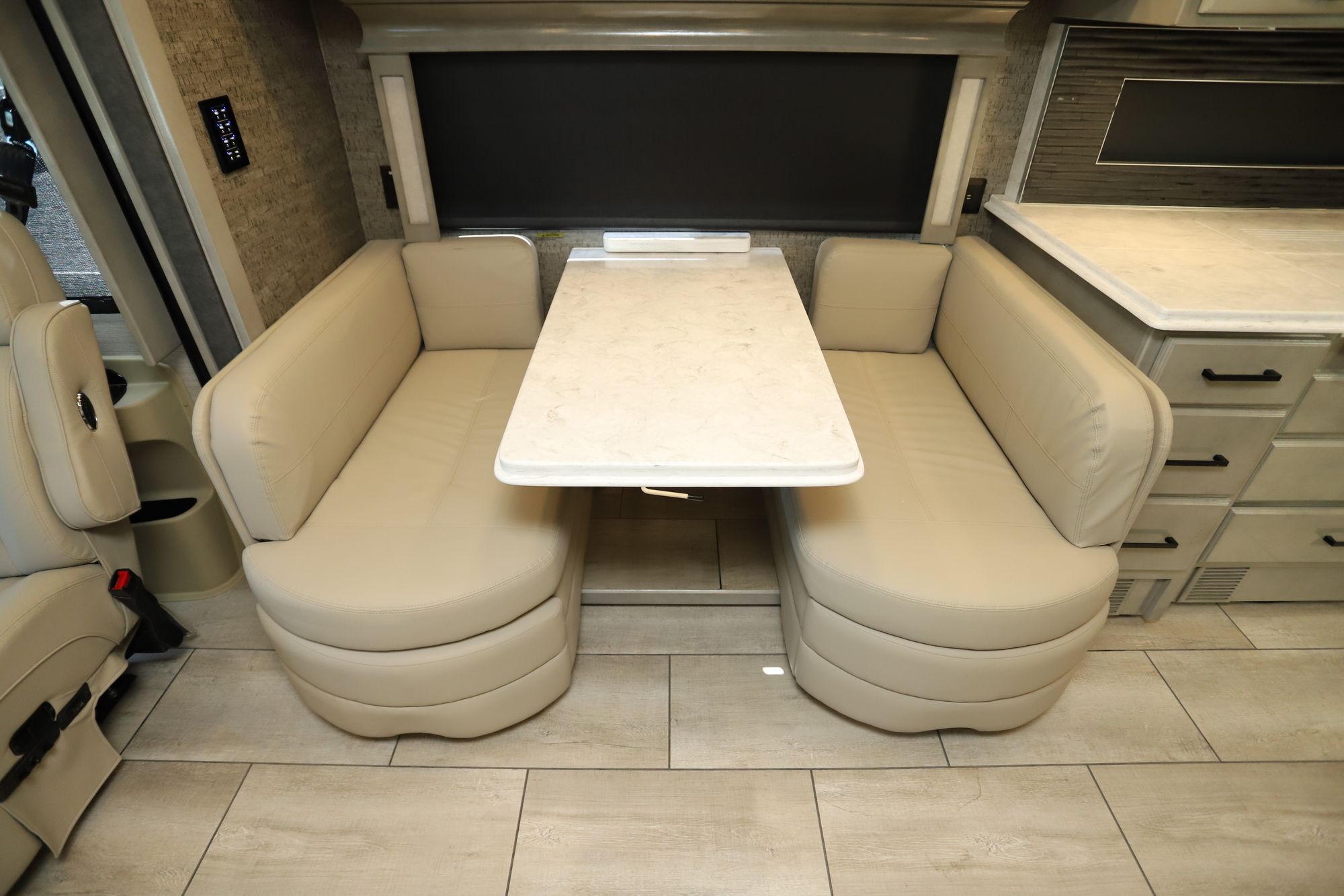 Used 2020 Tiffin Motor Homes Breeze 33BR Class A  For Sale