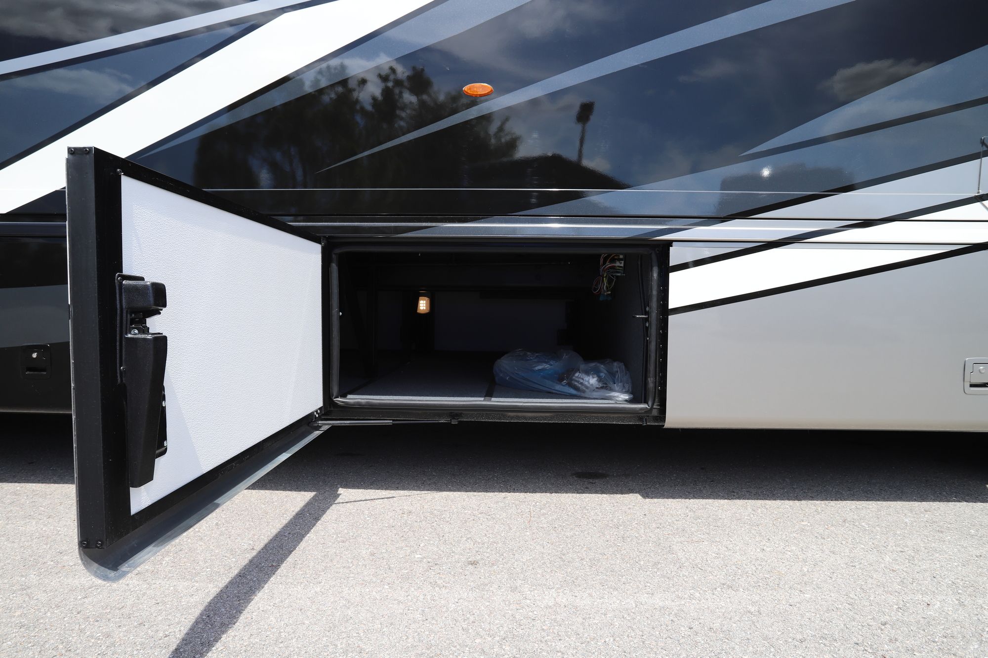 New 2021 Newmar Kountry Star 4037 Class A  For Sale