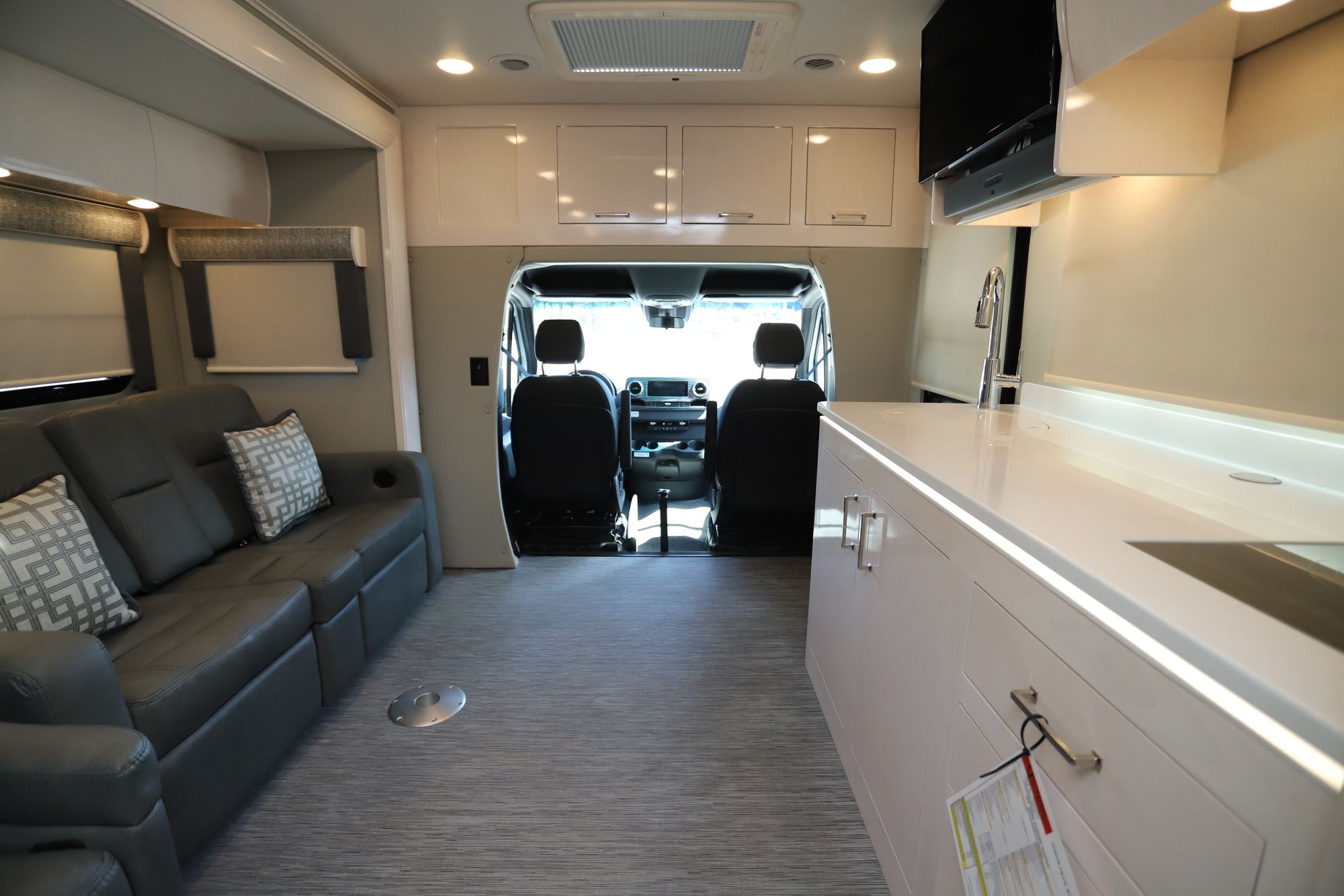 New 2022 Renegade Rv Vienna 25VRML Class C  For Sale