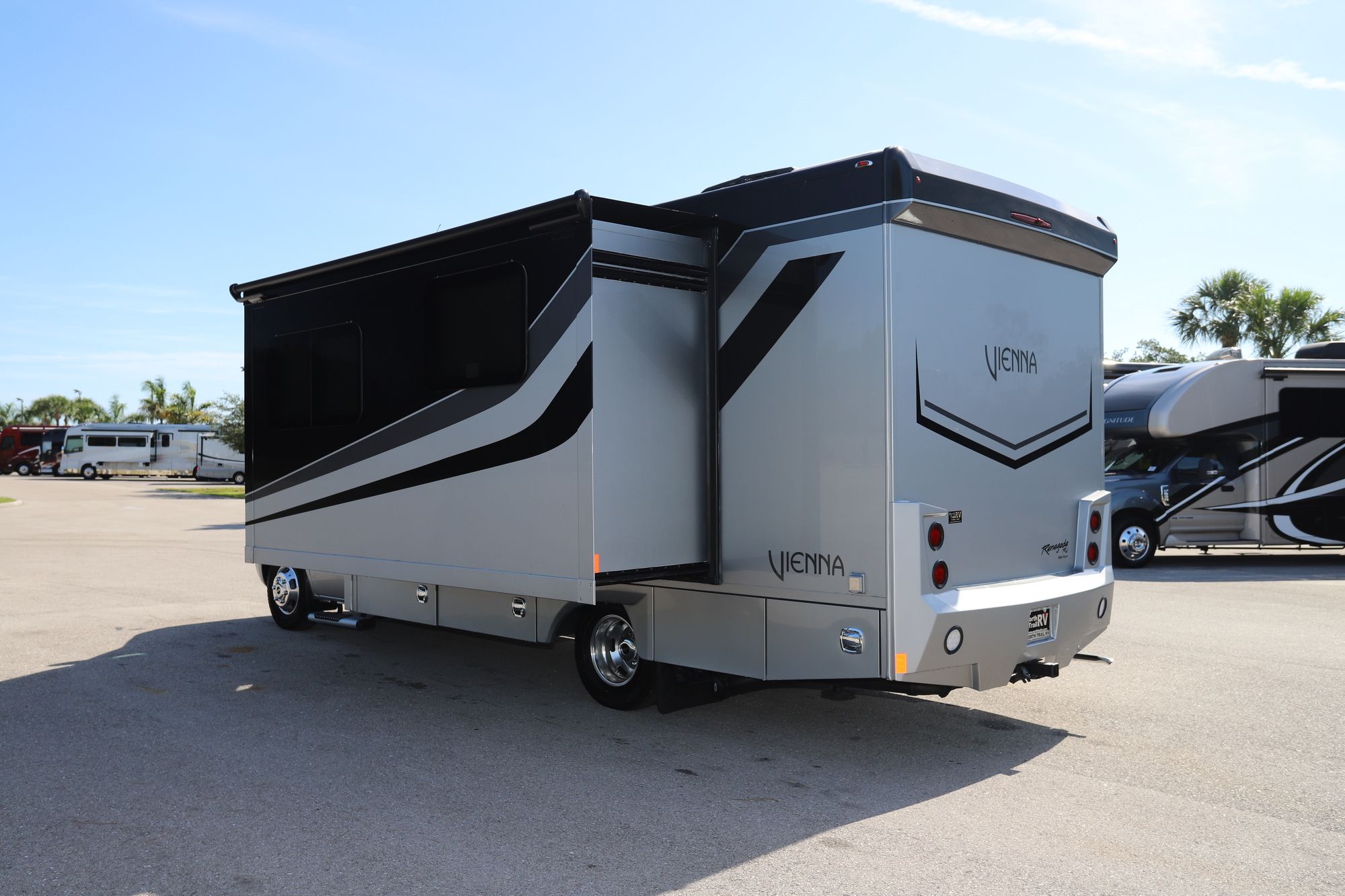 New 2022 Renegade Rv Vienna 25VRML Class C  For Sale