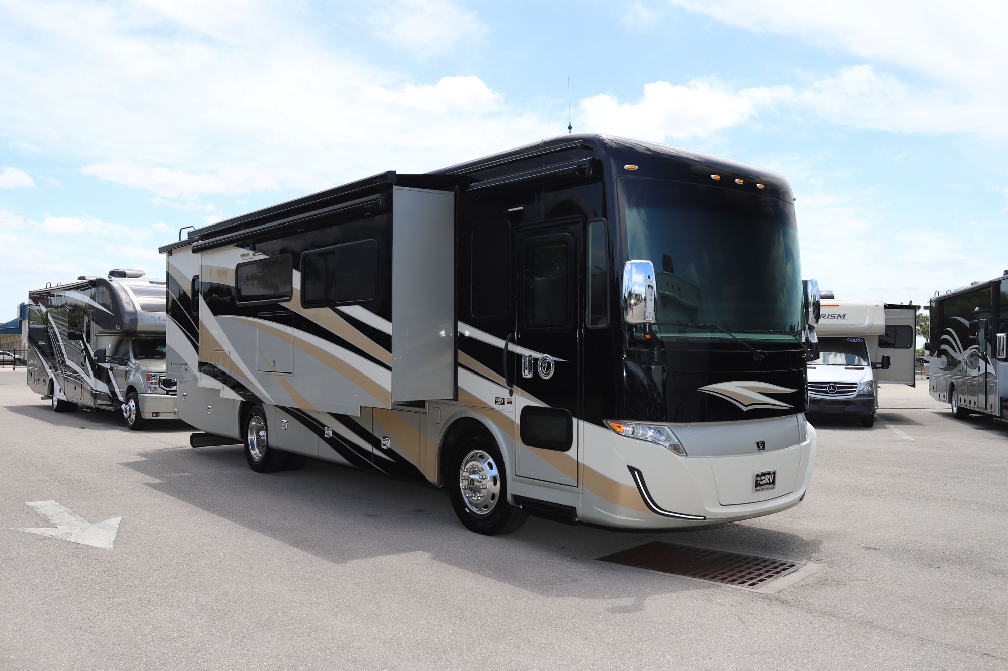 Used 2021 Tiffin Motor Homes Allegro Red 33AA Class A  For Sale