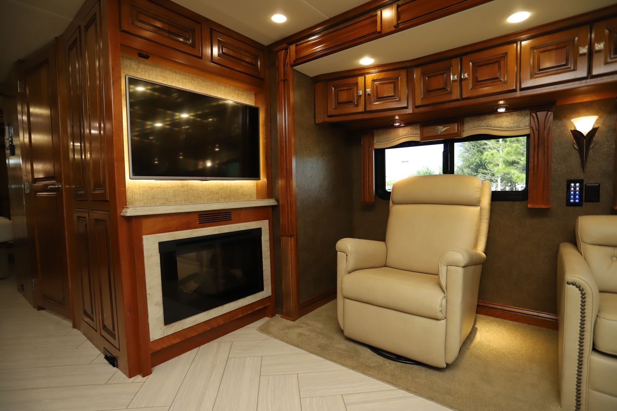 Used 2015 Tiffin Motor Homes Allegro Bus 37AP Class A  For Sale