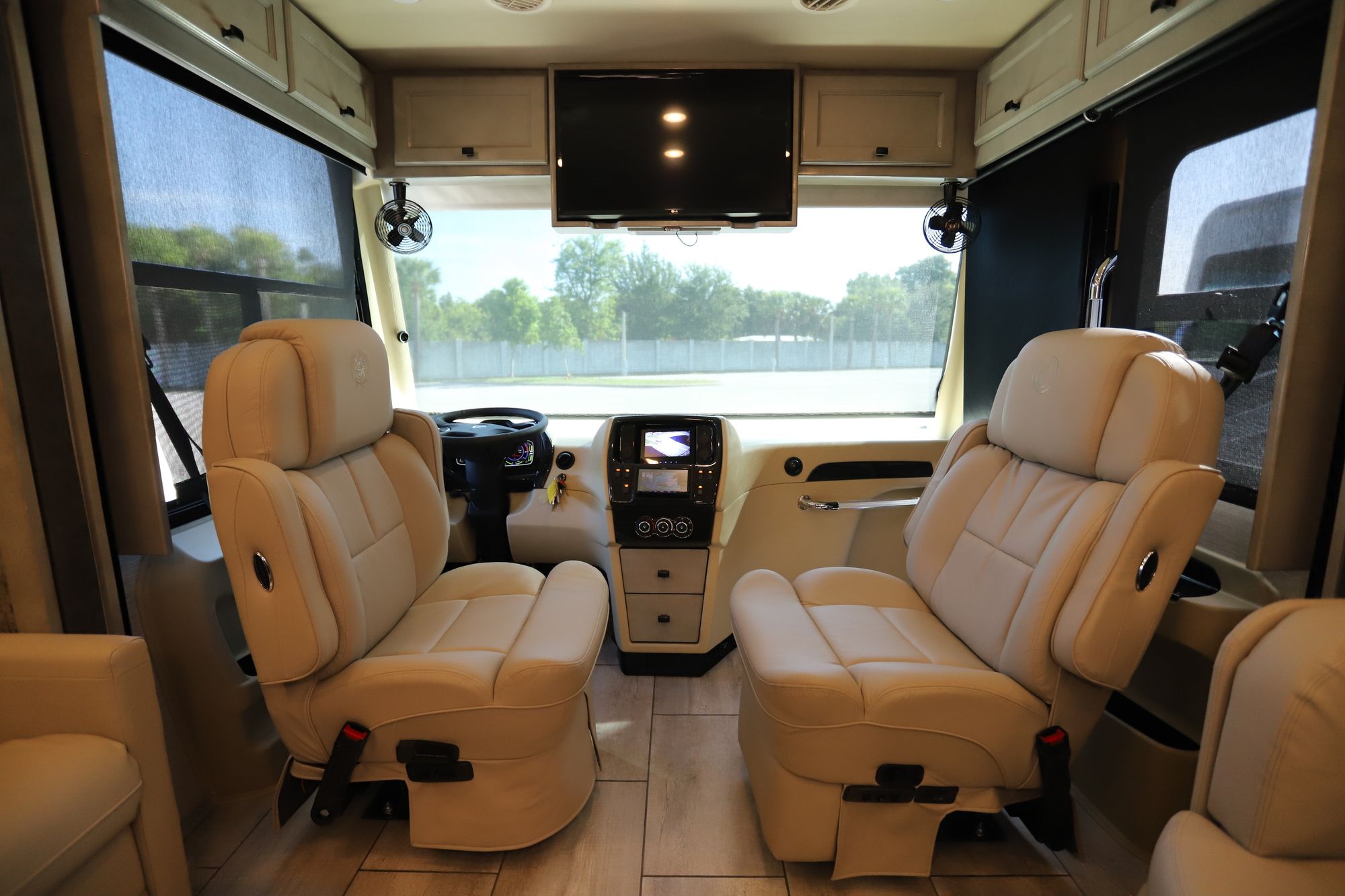 Used 2020 Tiffin Motor Homes Breeze 33BR Class A  For Sale