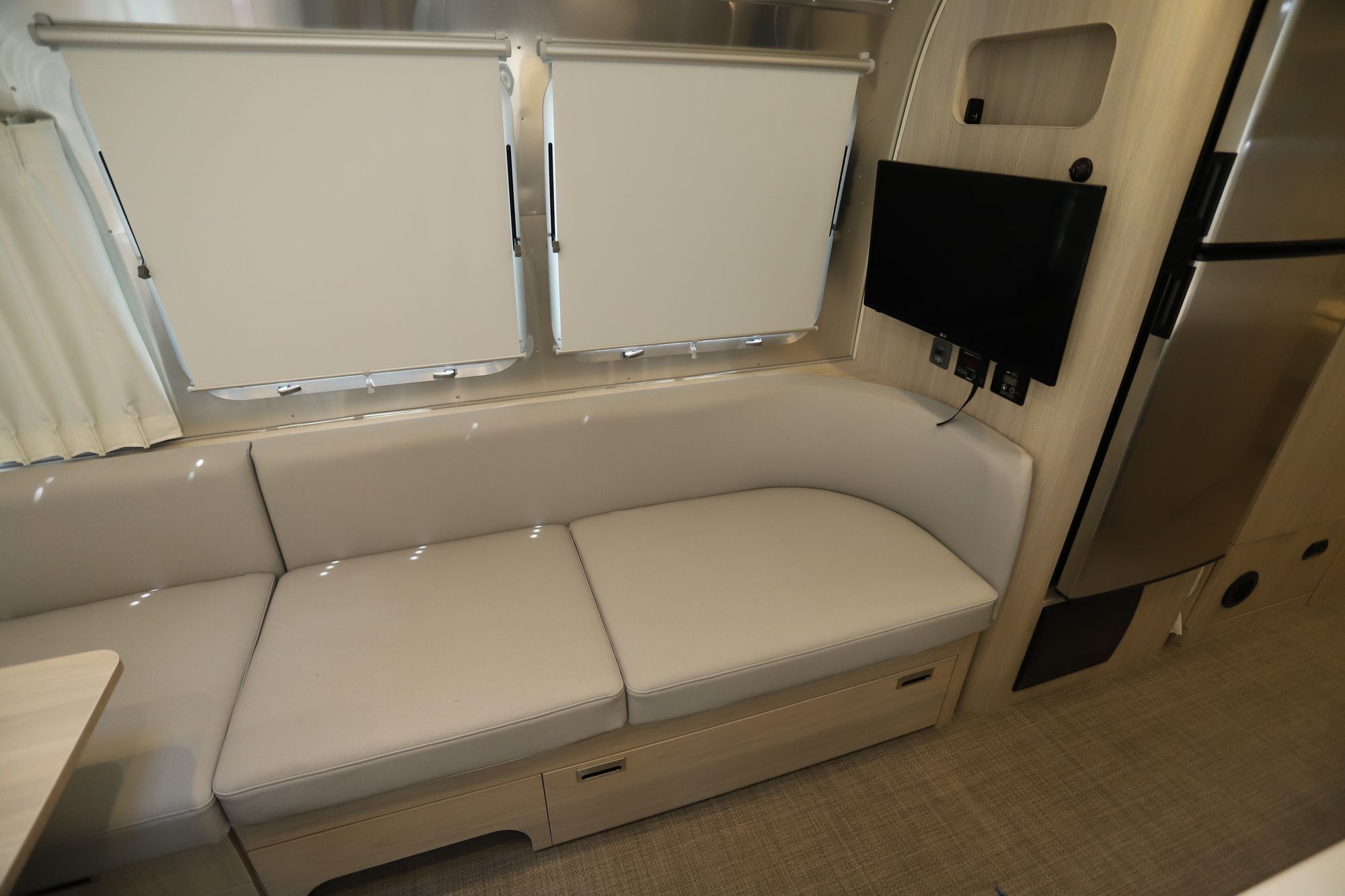 New 2021 Airstream Globetrotter 27FB Travel Trailer  For Sale