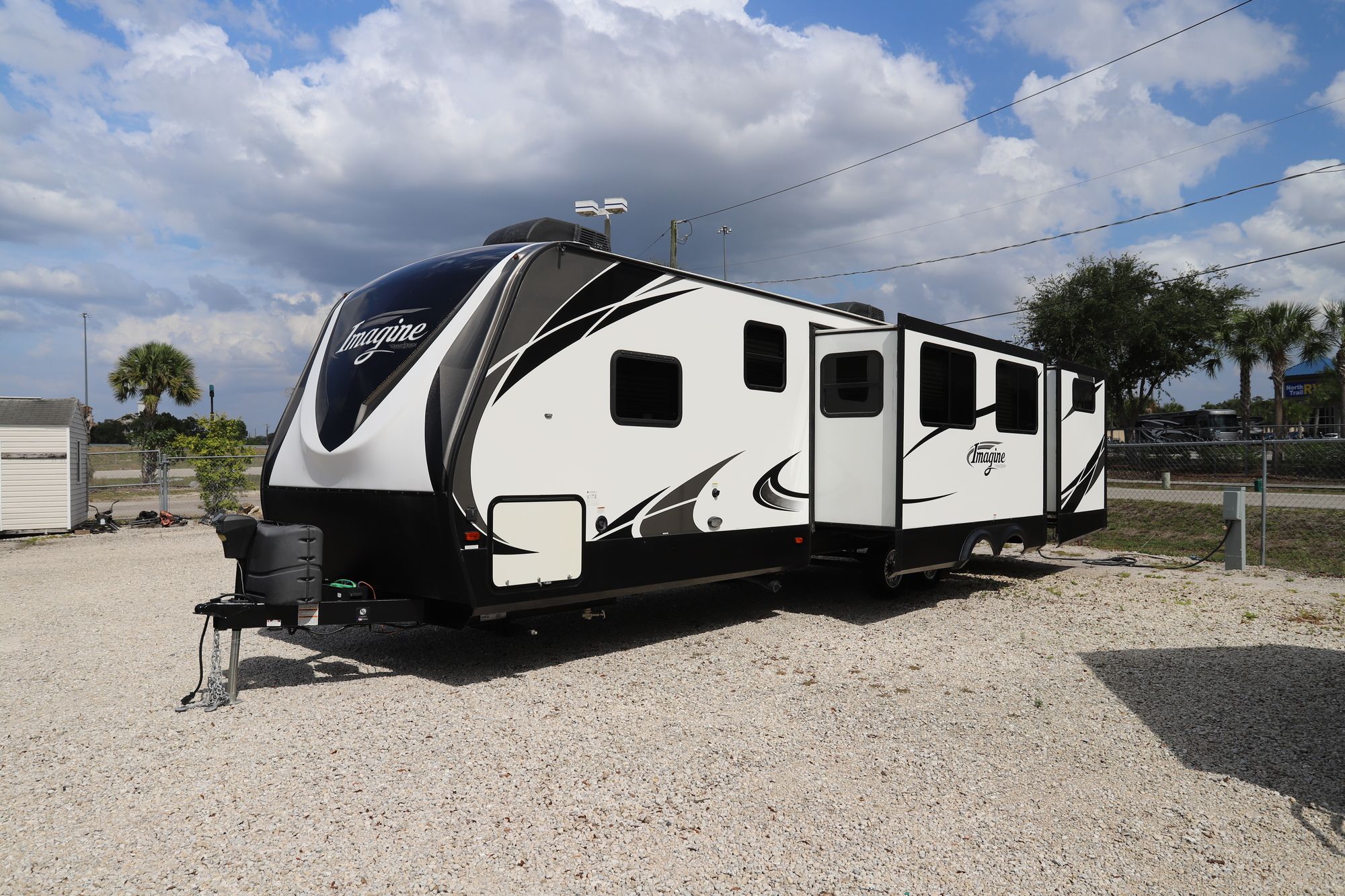 Used 2018 Grand Design Imagine 3170BH Travel Trailer  For Sale