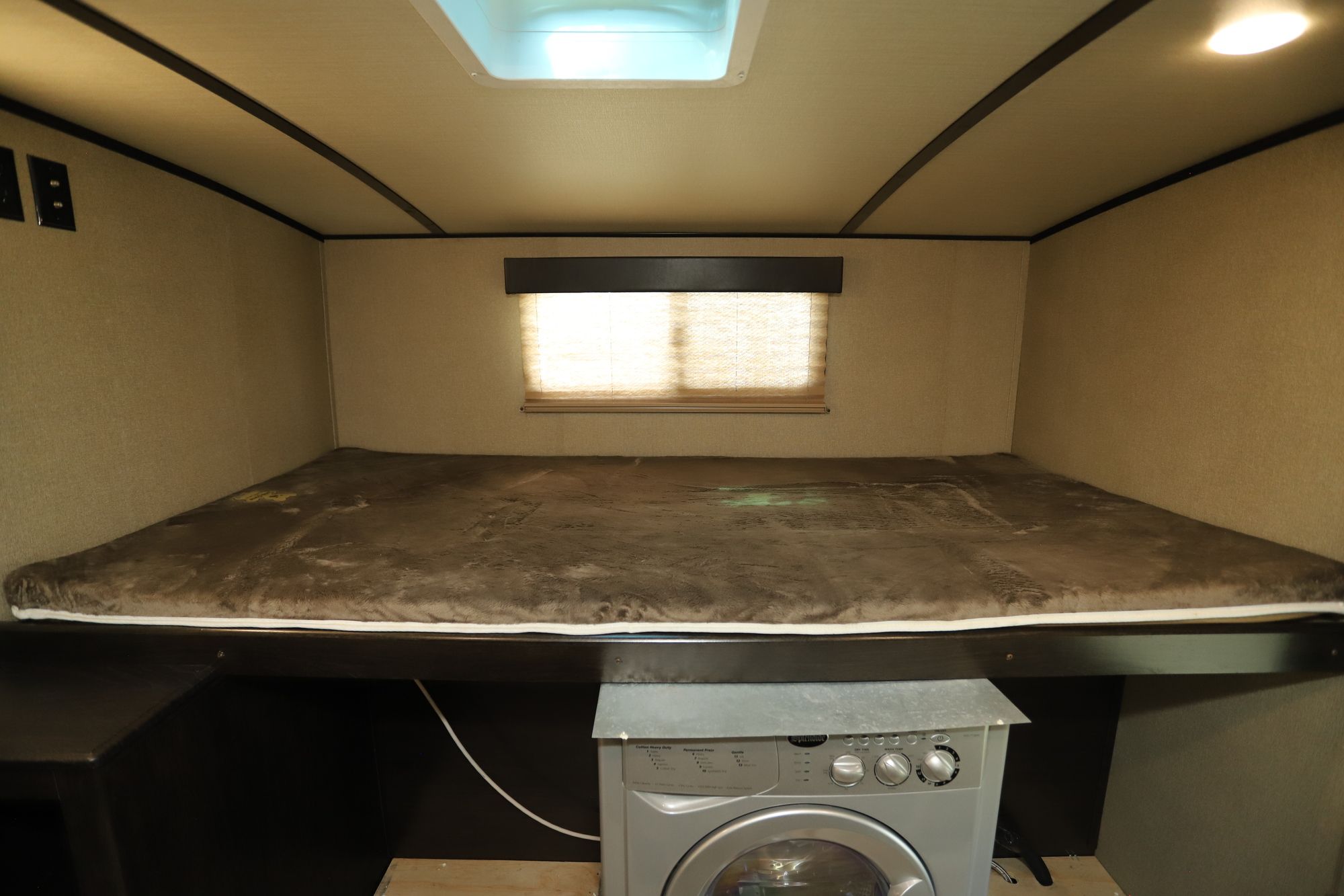 Used 2018 Grand Design Imagine 3170BH Travel Trailer  For Sale