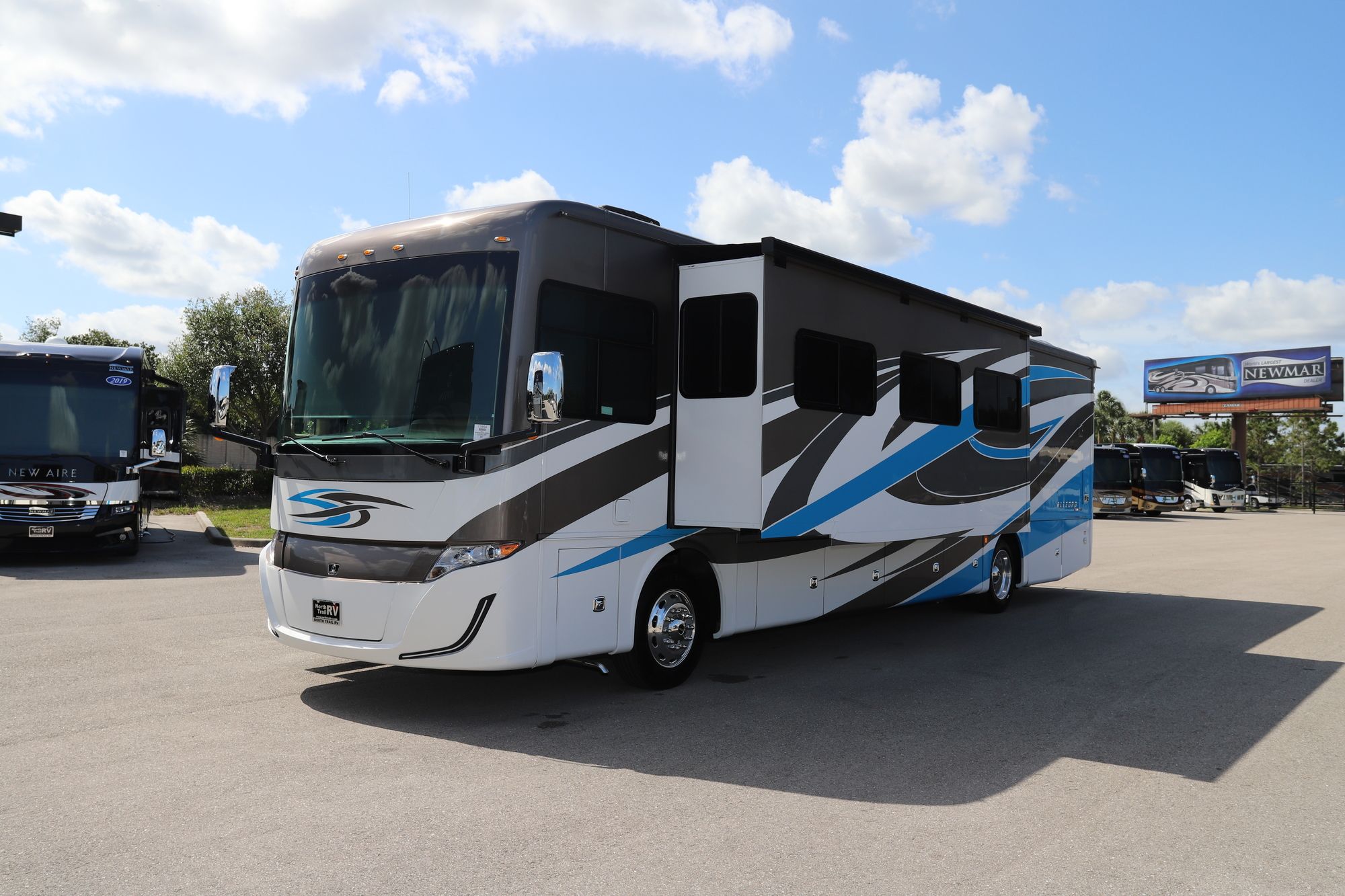 New 2021 Tiffin Motor Homes Allegro Red 38LL Class A  For Sale