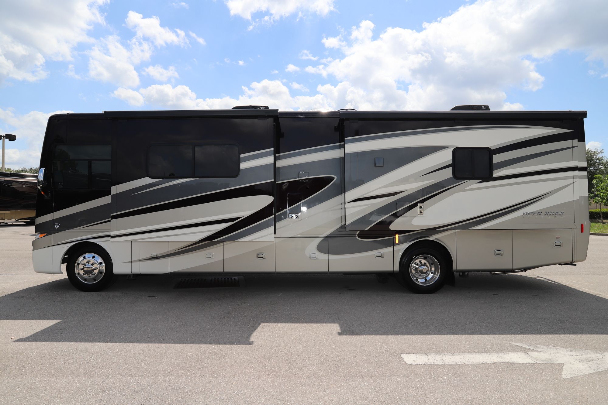 New 2021 Tiffin Motor Homes Allegro 34PA Class A  For Sale