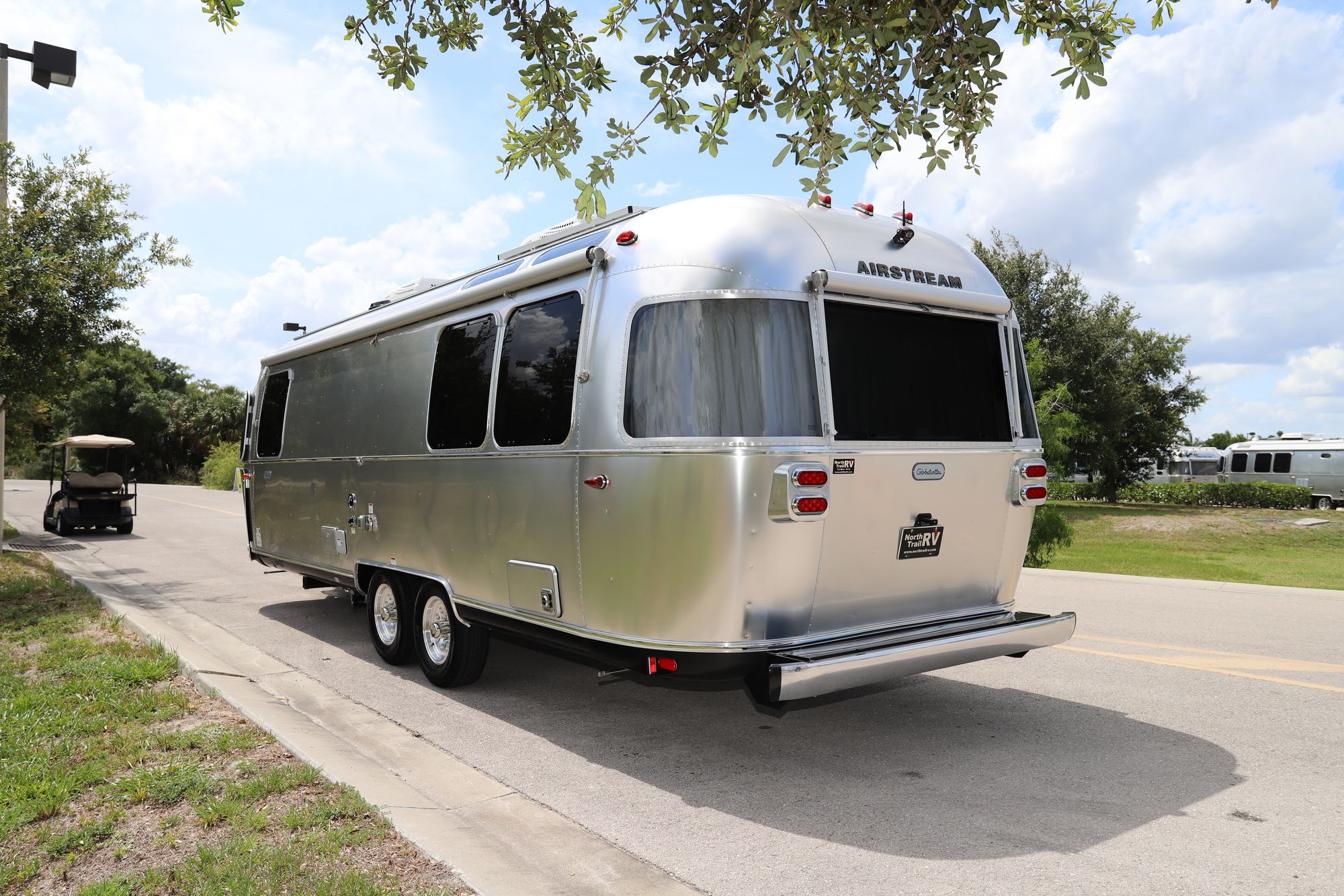 New 2021 Airstream Globetrotter 27FB Travel Trailer  For Sale