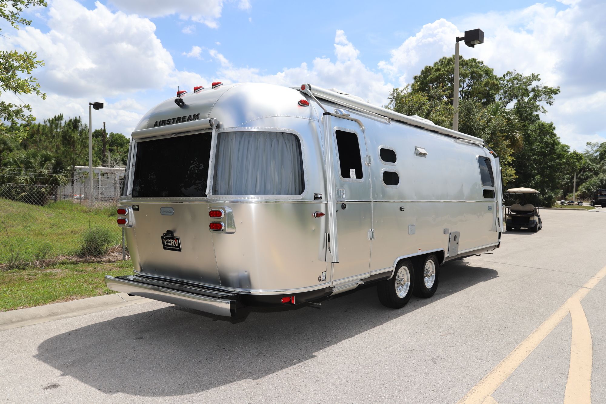 New 2021 Airstream Globetrotter 27FB Travel Trailer  For Sale