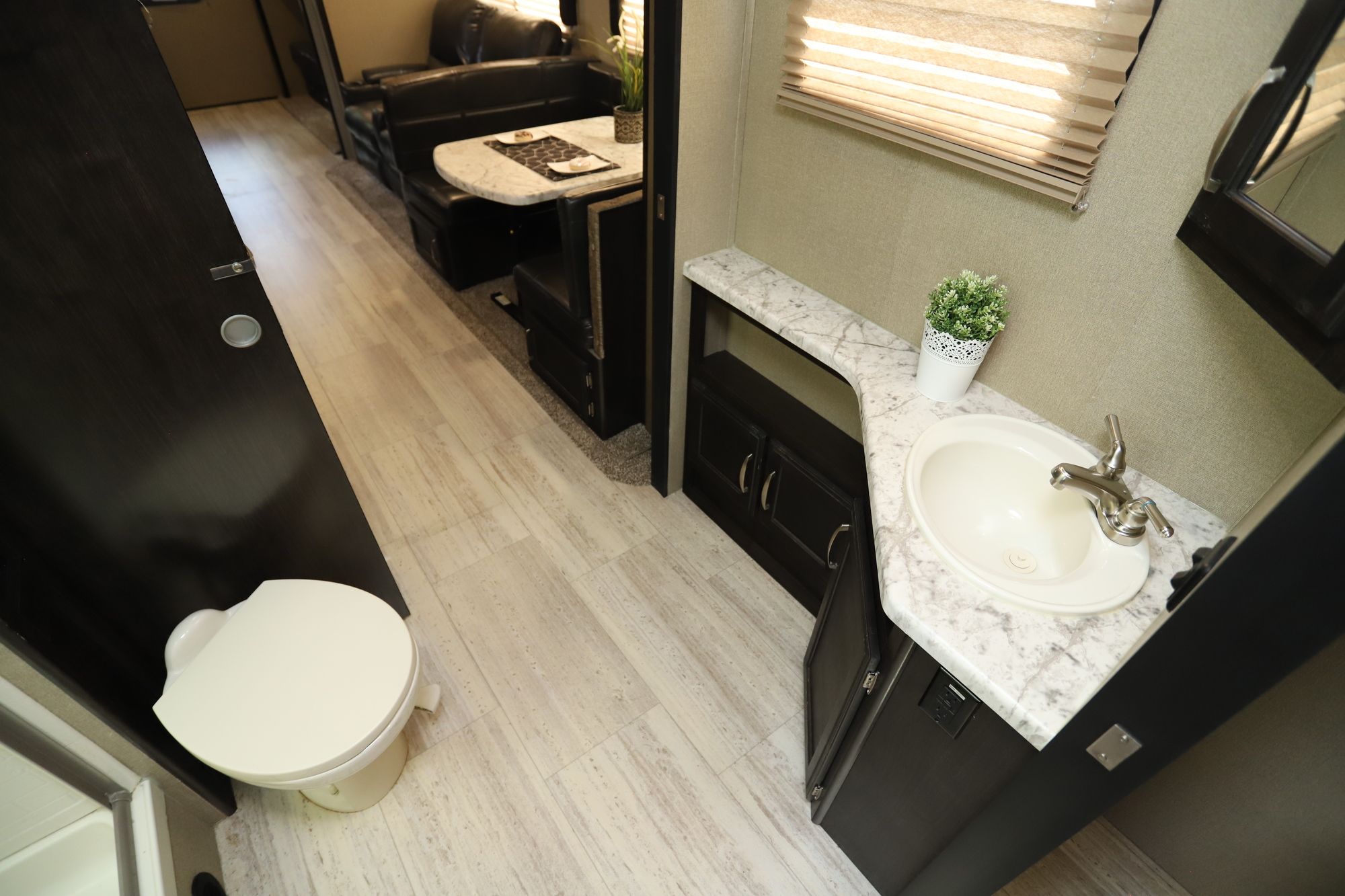Used 2018 Grand Design Imagine 3170BH Travel Trailer  For Sale