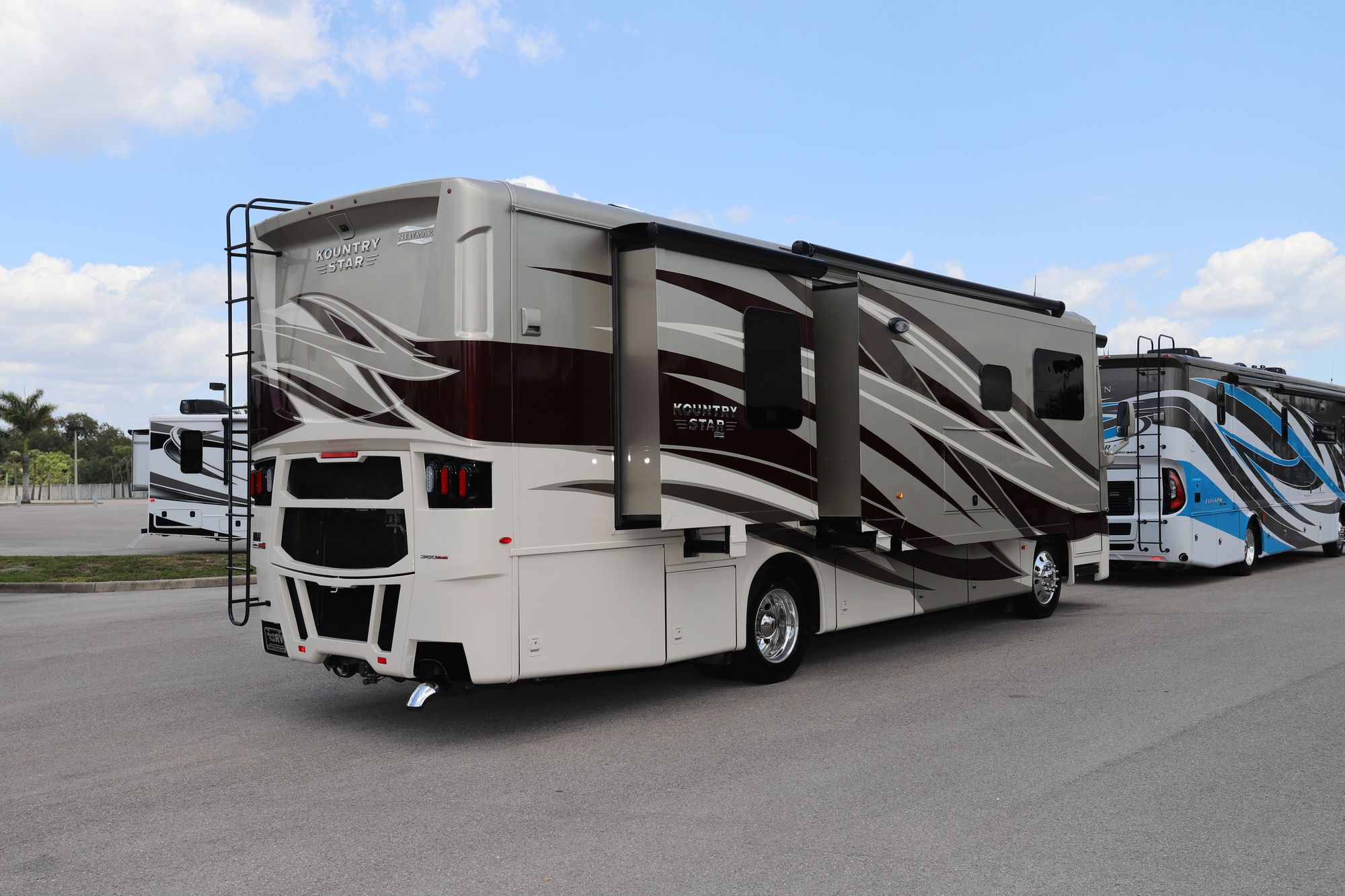 New 2021 Newmar Kountry Star 3412 Class A  For Sale