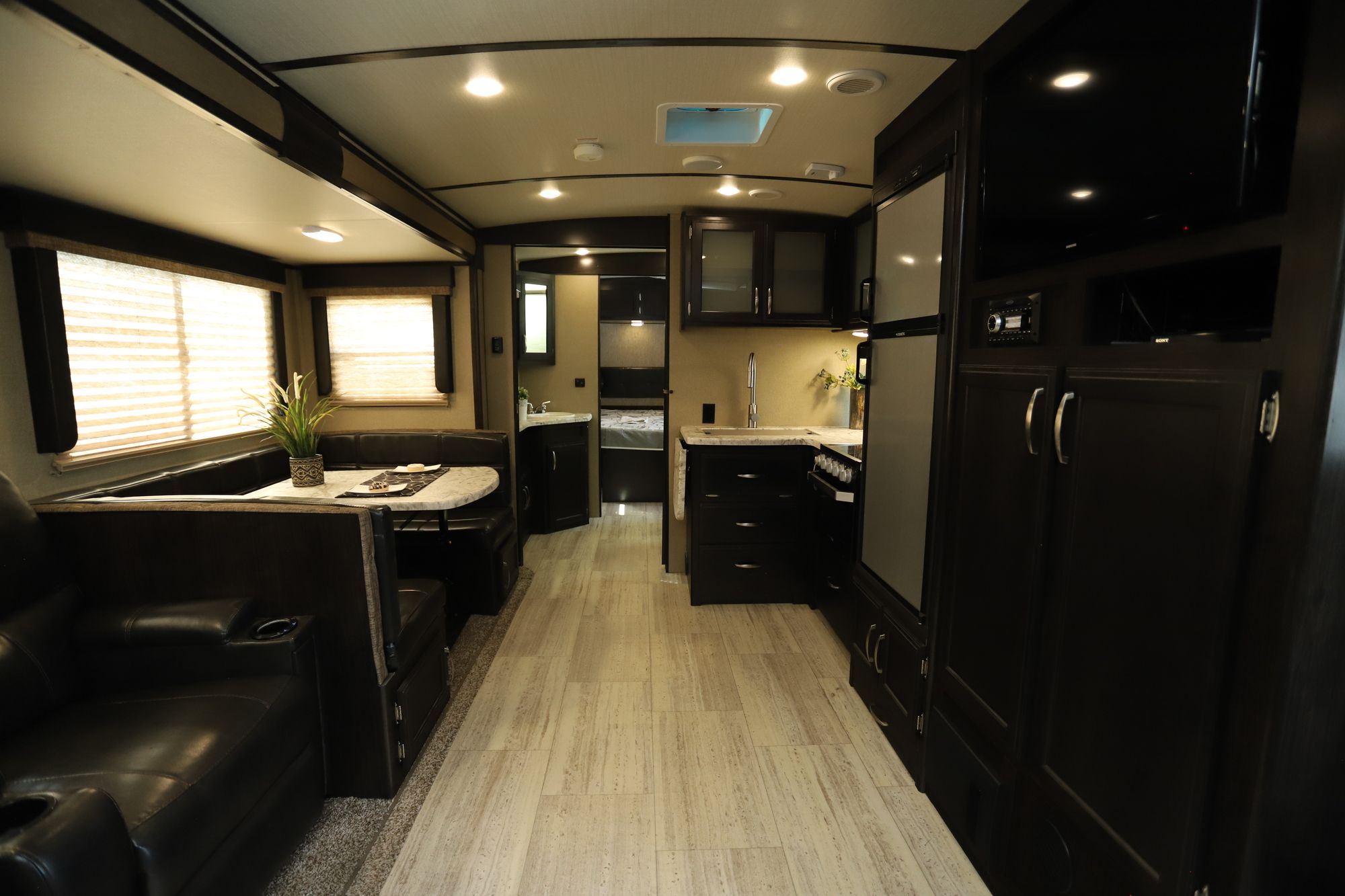 Used 2018 Grand Design Imagine 3170BH Travel Trailer  For Sale