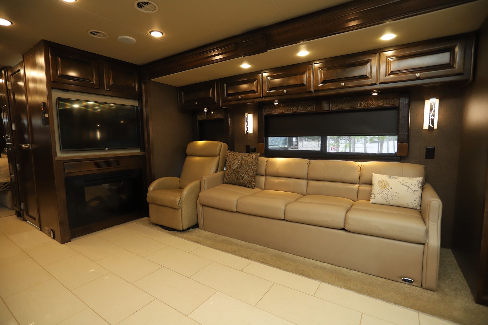 Used 2016 Tiffin Motor Homes Allegro Red 33AA Class A  For Sale