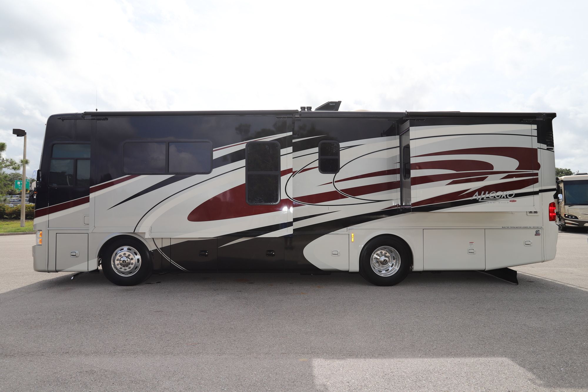 Used 2016 Tiffin Motor Homes Allegro Red 33AA Class A  For Sale