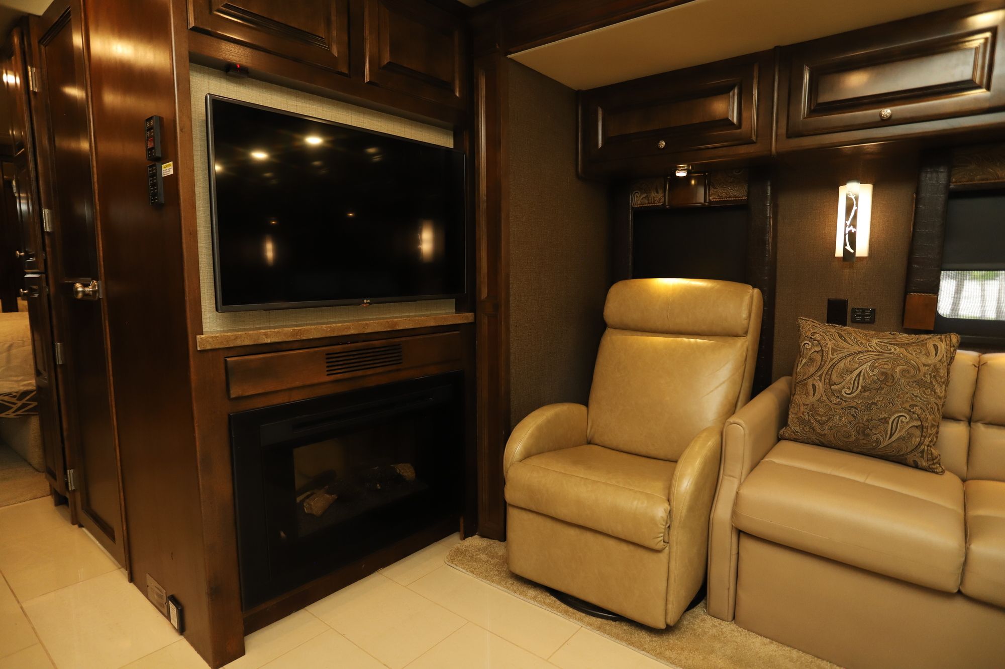 Used 2016 Tiffin Motor Homes Allegro Red 33AA Class A  For Sale