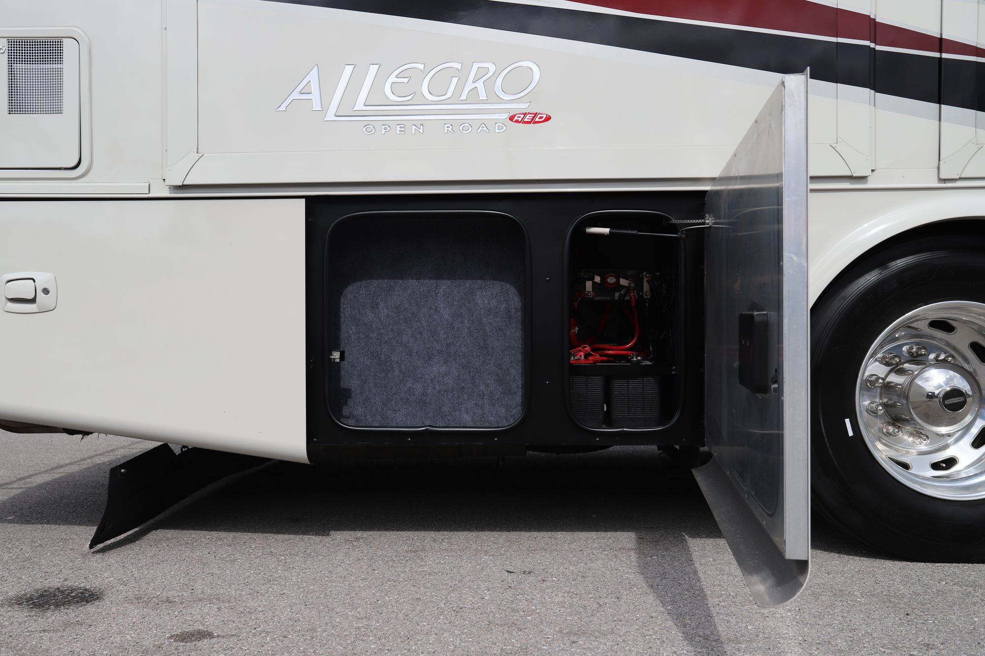 Used 2016 Tiffin Motor Homes Allegro Red 33AA Class A  For Sale