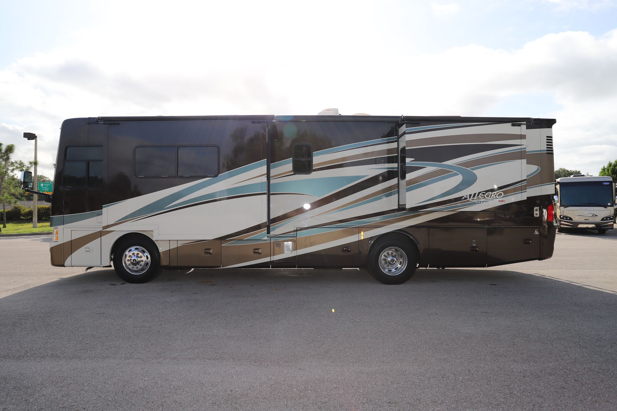 Used 2014 Tiffin Motor Homes Allegro Red 34QFA Class A  For Sale