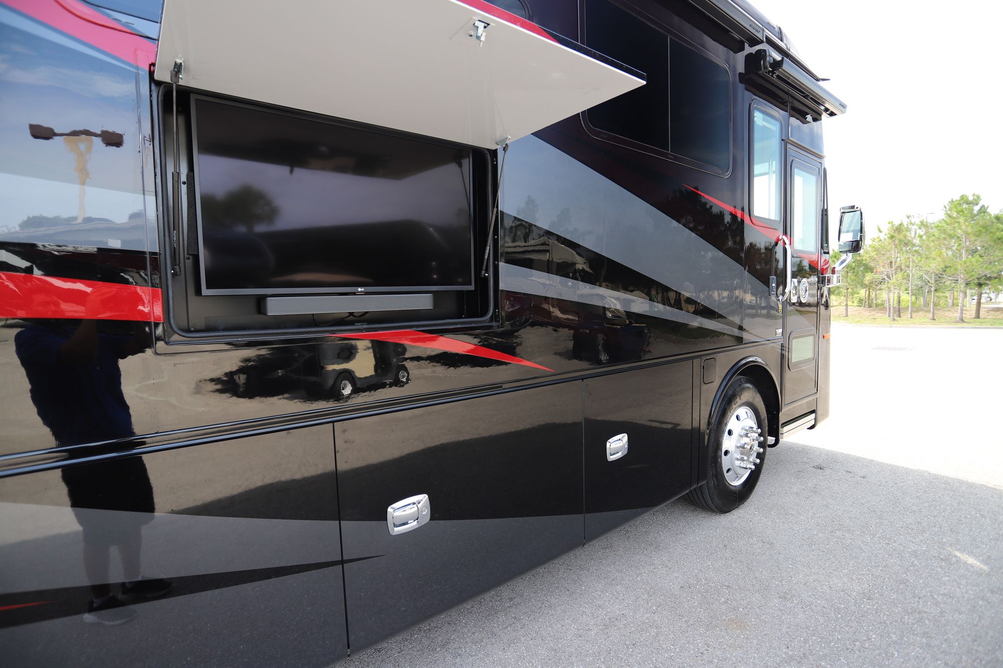 New 2021 Tiffin Motor Homes Phaeton 40 IH Class A  For Sale