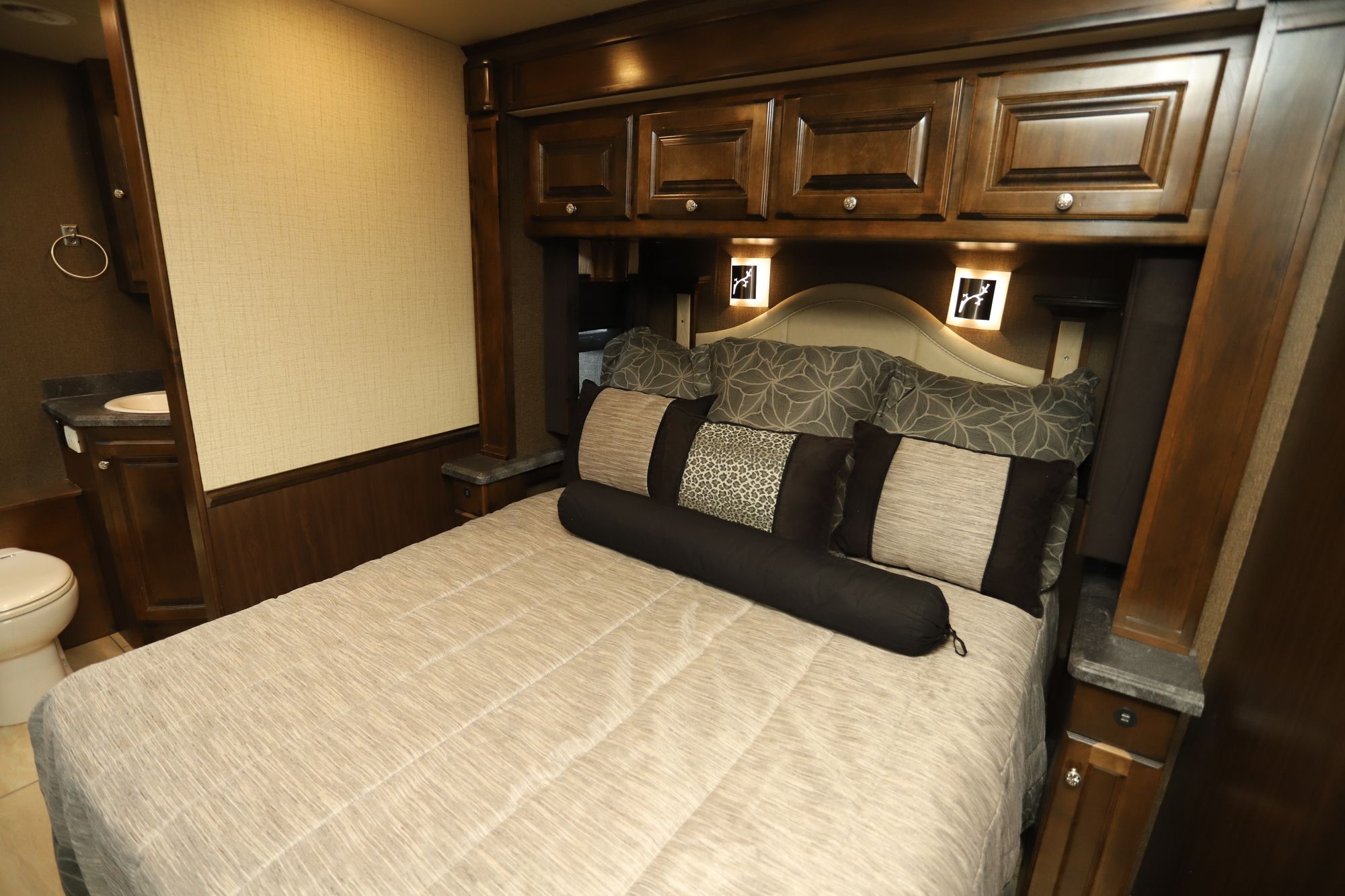 Used 2016 Tiffin Motor Homes Allegro 36LA Class A  For Sale