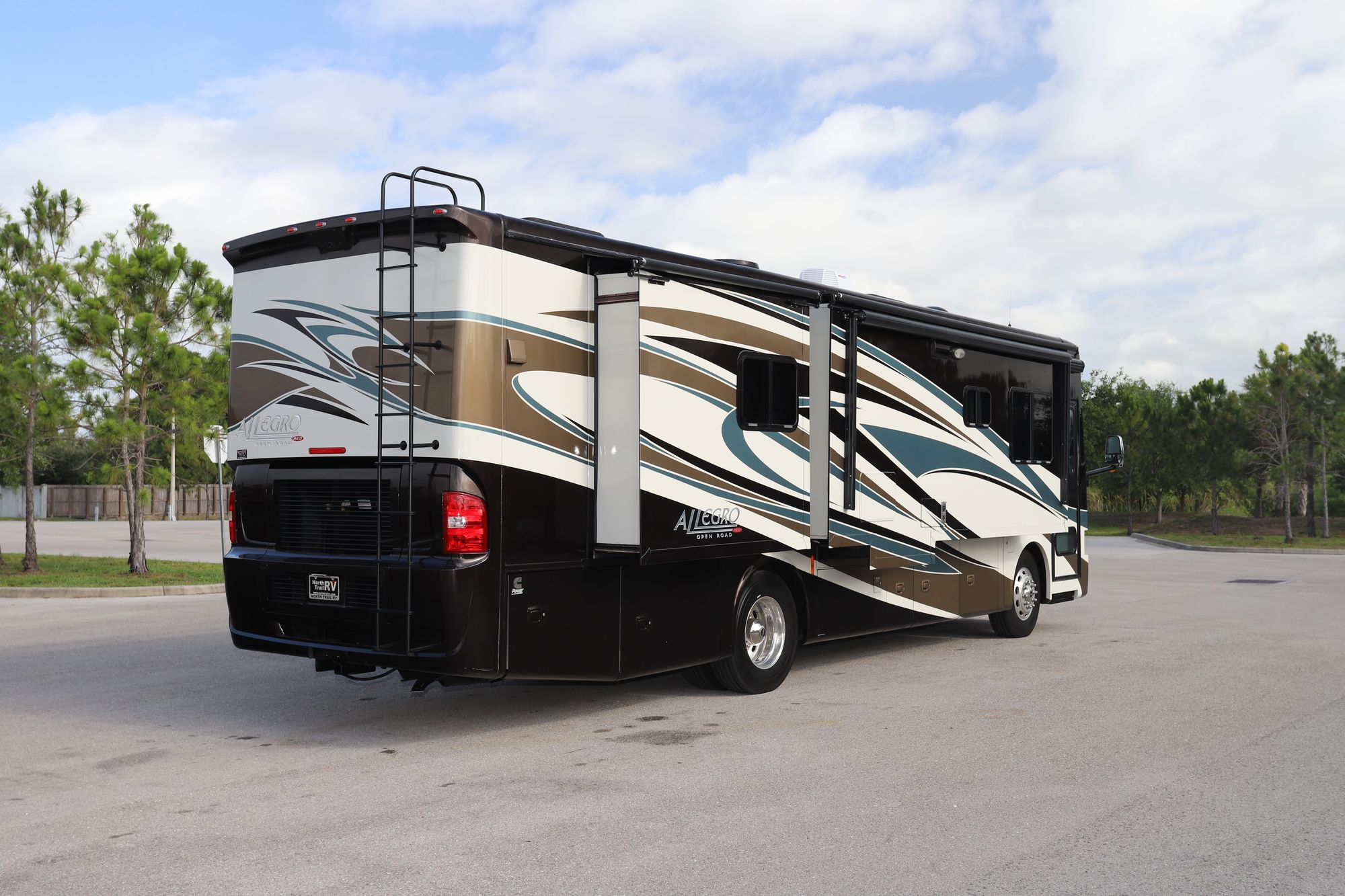 Used 2014 Tiffin Motor Homes Allegro Red 34QFA Class A  For Sale