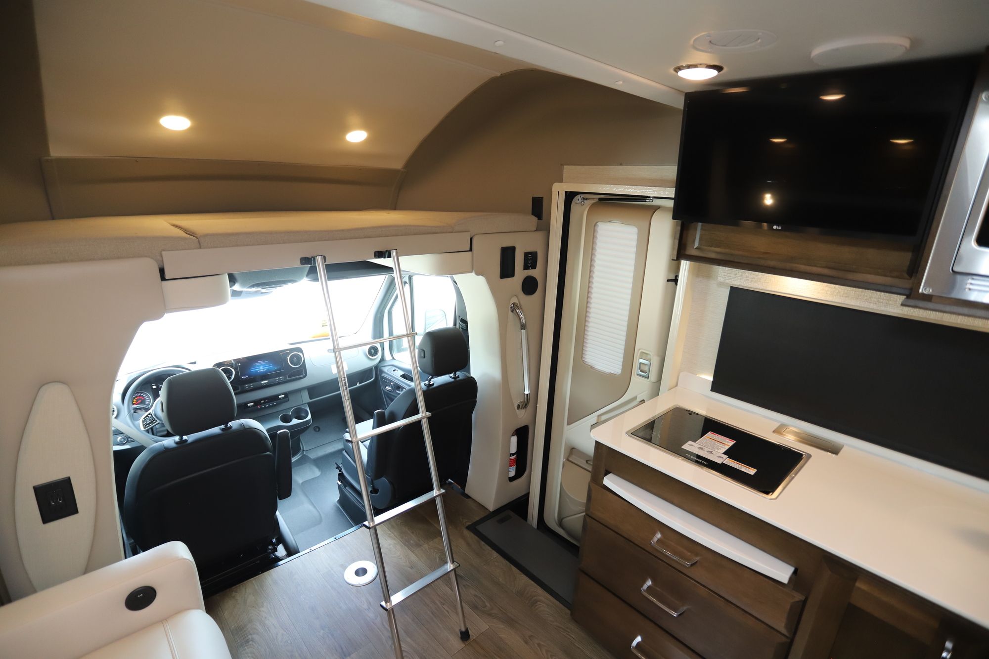 New 2021 Tiffin Motor Homes Wayfarer 25TW Class C  For Sale