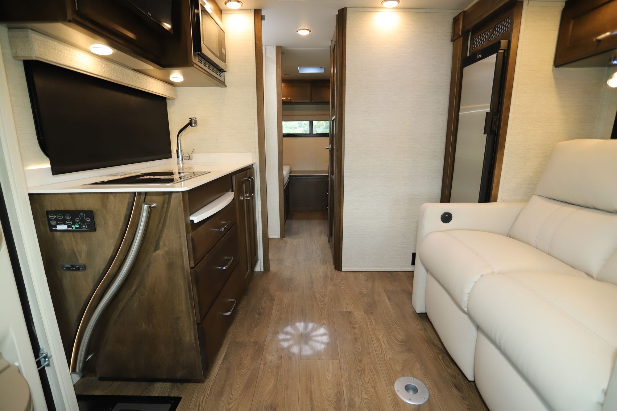 New 2021 Tiffin Motor Homes Wayfarer 25TW Class C  For Sale