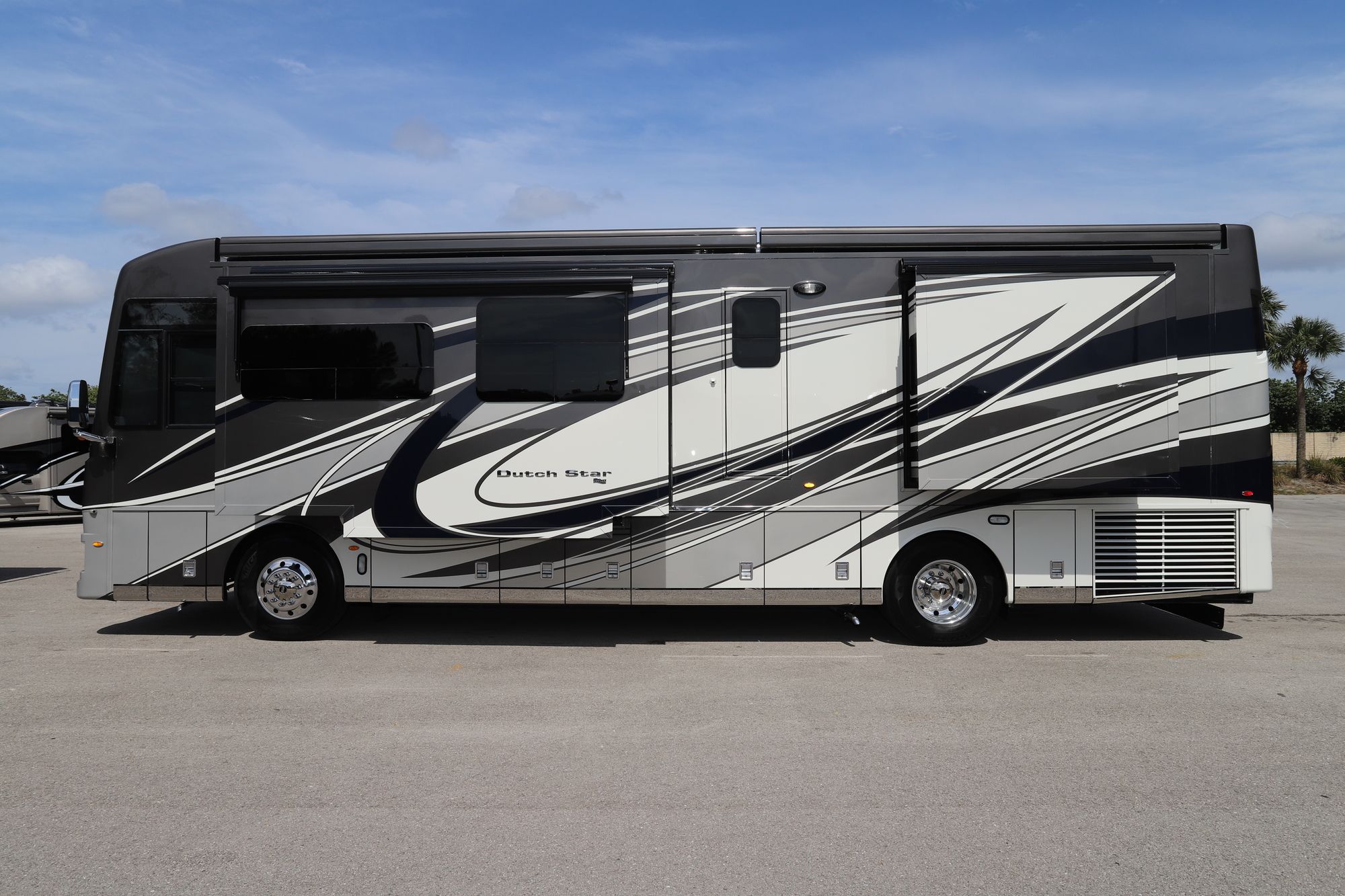 Used 2021 Newmar Dutch Star 3717 Class A  For Sale