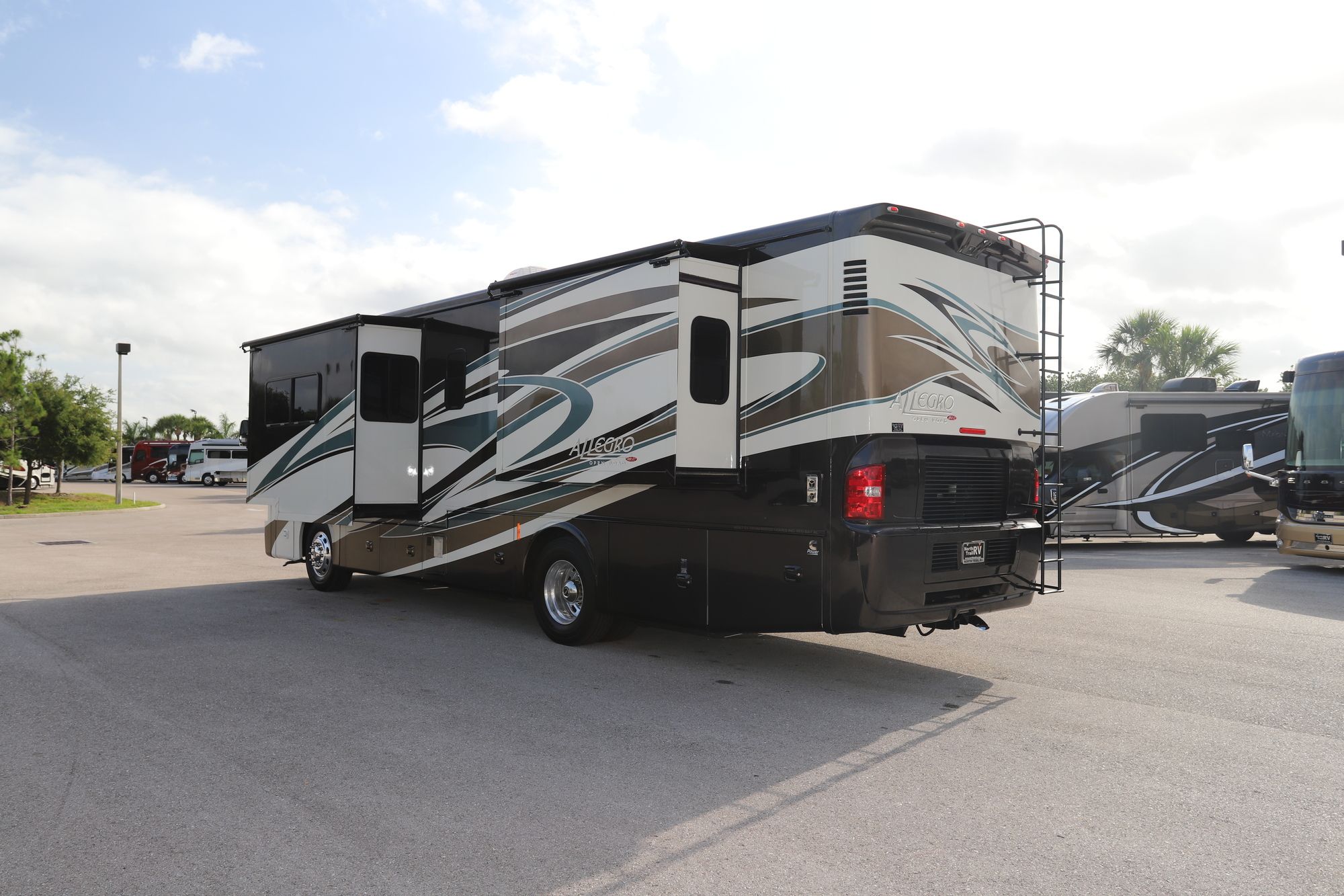 Used 2014 Tiffin Motor Homes Allegro Red 34QFA Class A  For Sale