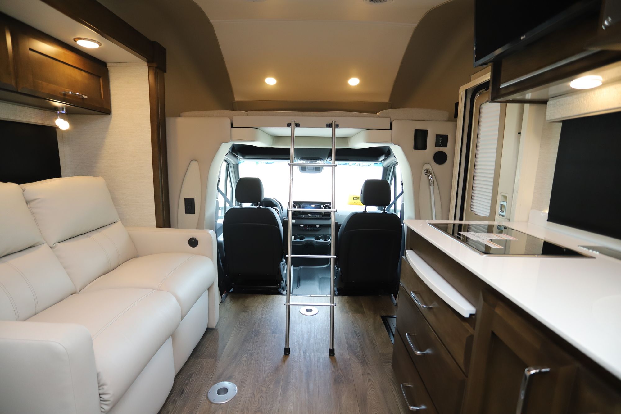 New 2021 Tiffin Motor Homes Wayfarer 25TW Class C  For Sale