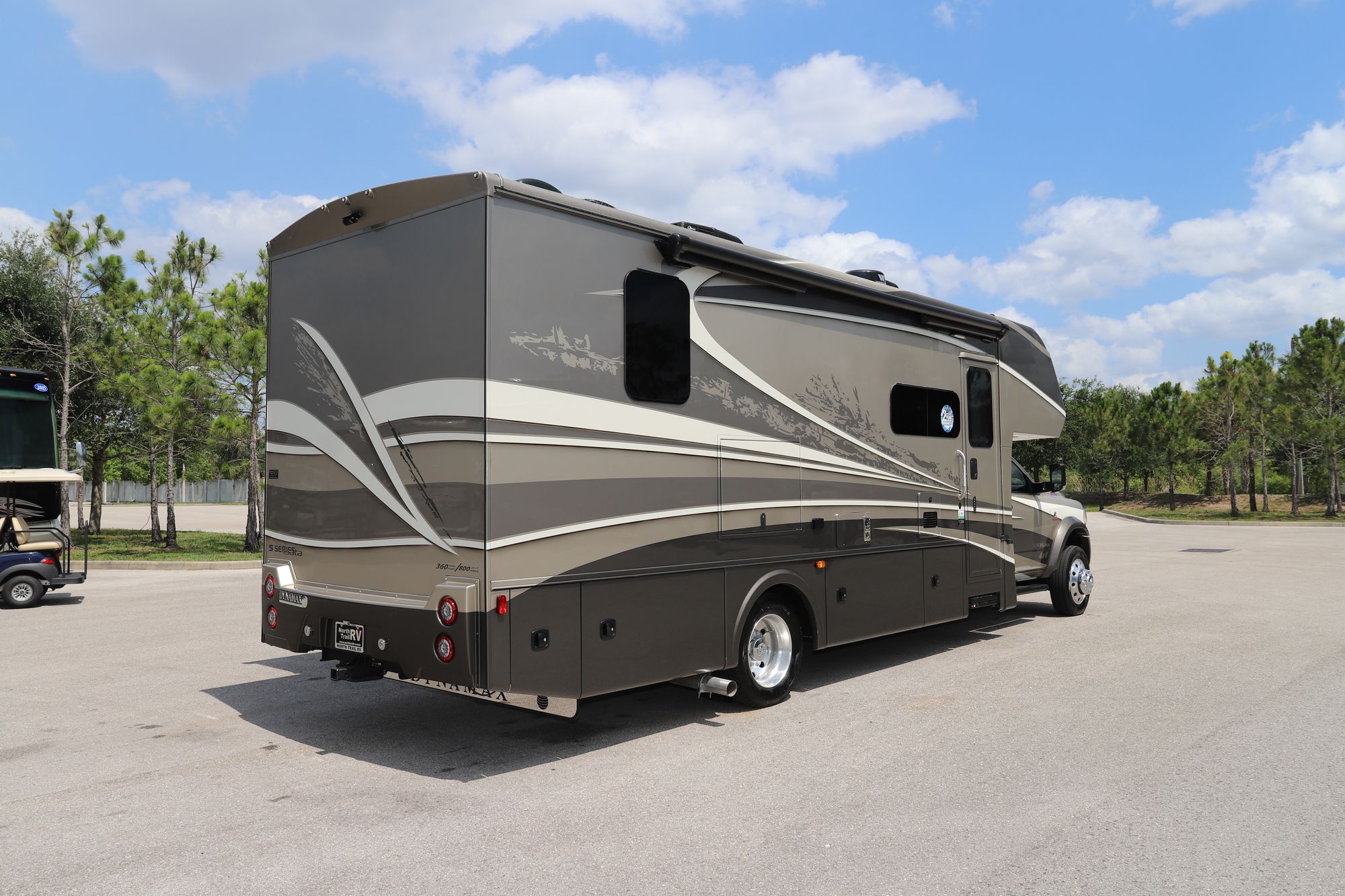 New 2021 Dynamax Isata 5 ISC30FWD 4X4 Class C  For Sale