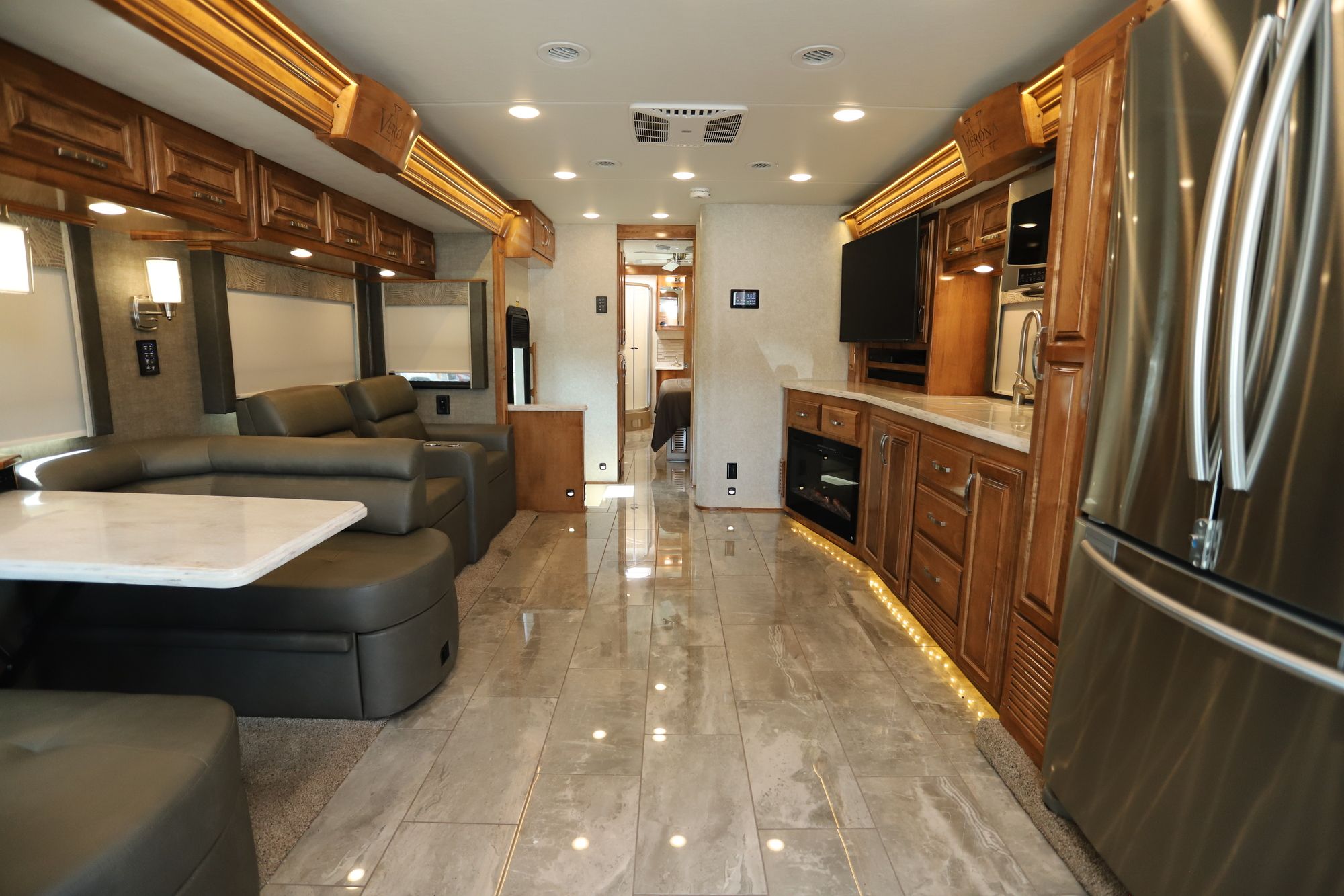 Used 2021 Renegade Rv Verona Le 40LRB Super C  For Sale