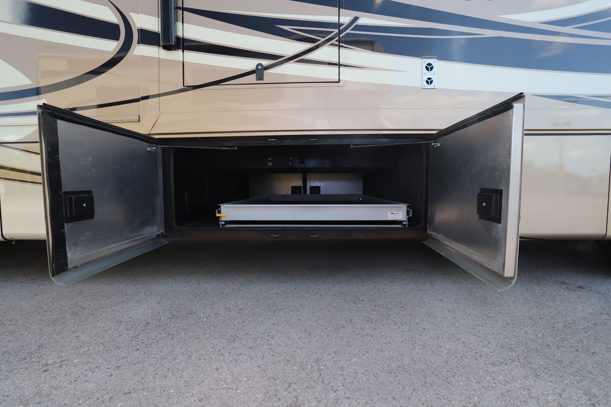 Used 2014 Forest River Berkshire 400BH Class A  For Sale