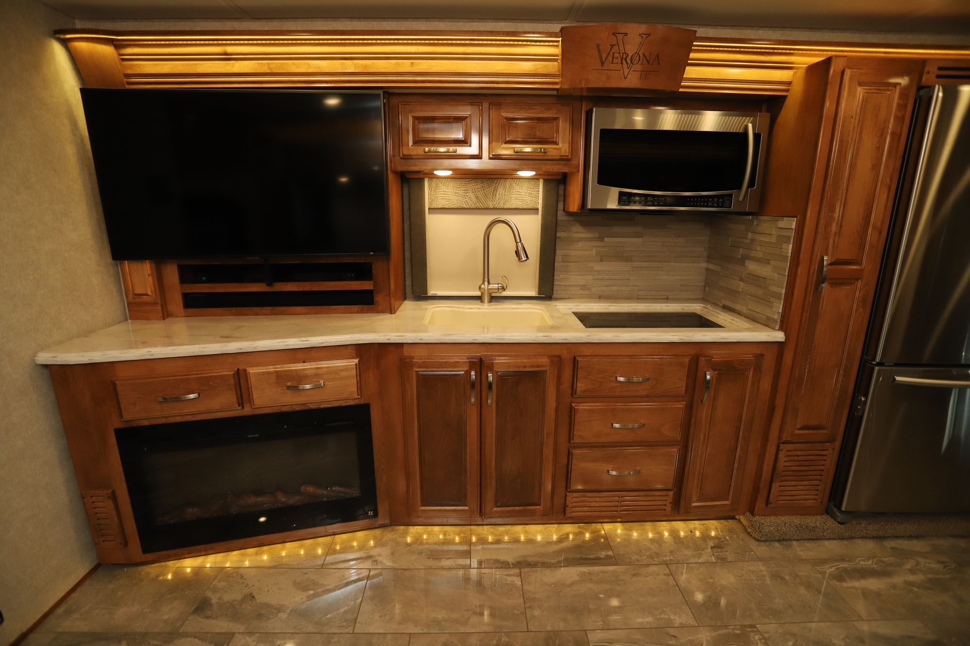 Used 2021 Renegade Rv Verona Le 40LRB Super C  For Sale