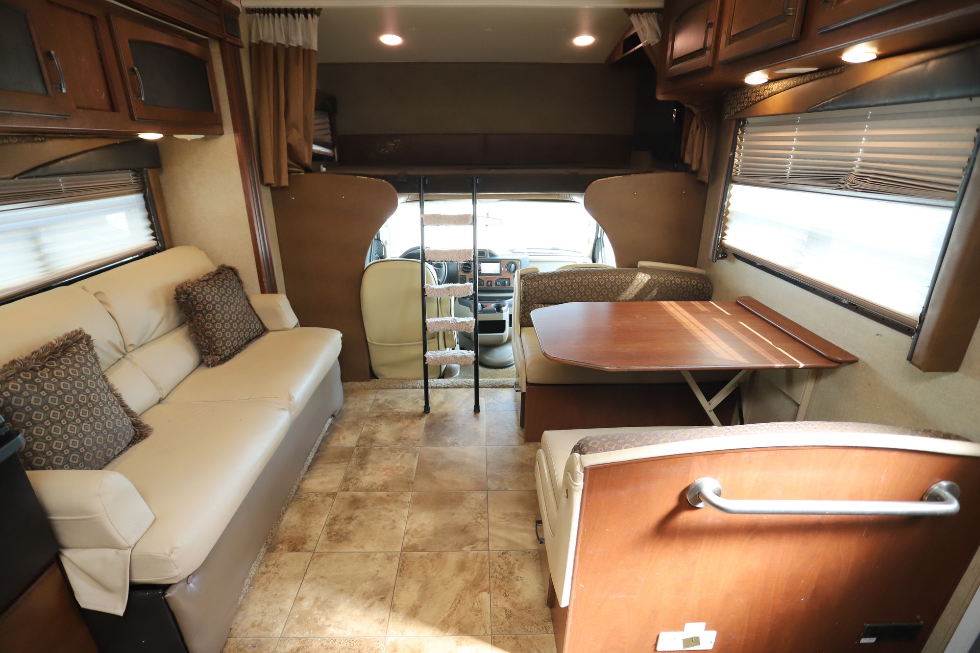 Used 2014 Jayco Greyhawk 31FS Class C  For Sale