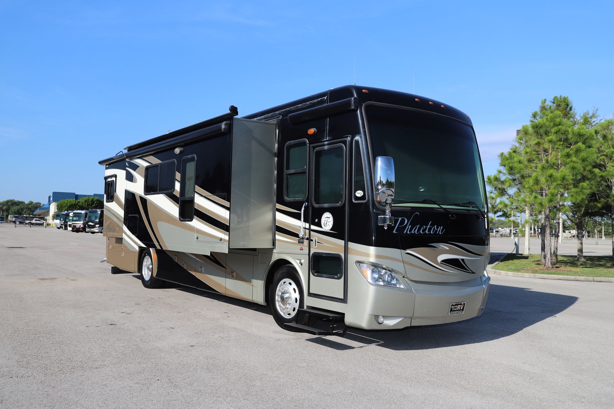 Used 2013 Tiffin Motor Homes Phaeton 36GH Class A  For Sale