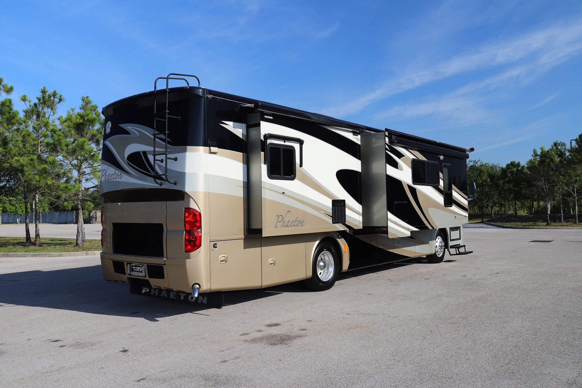 Used 2013 Tiffin Motor Homes Phaeton 36GH Class A  For Sale