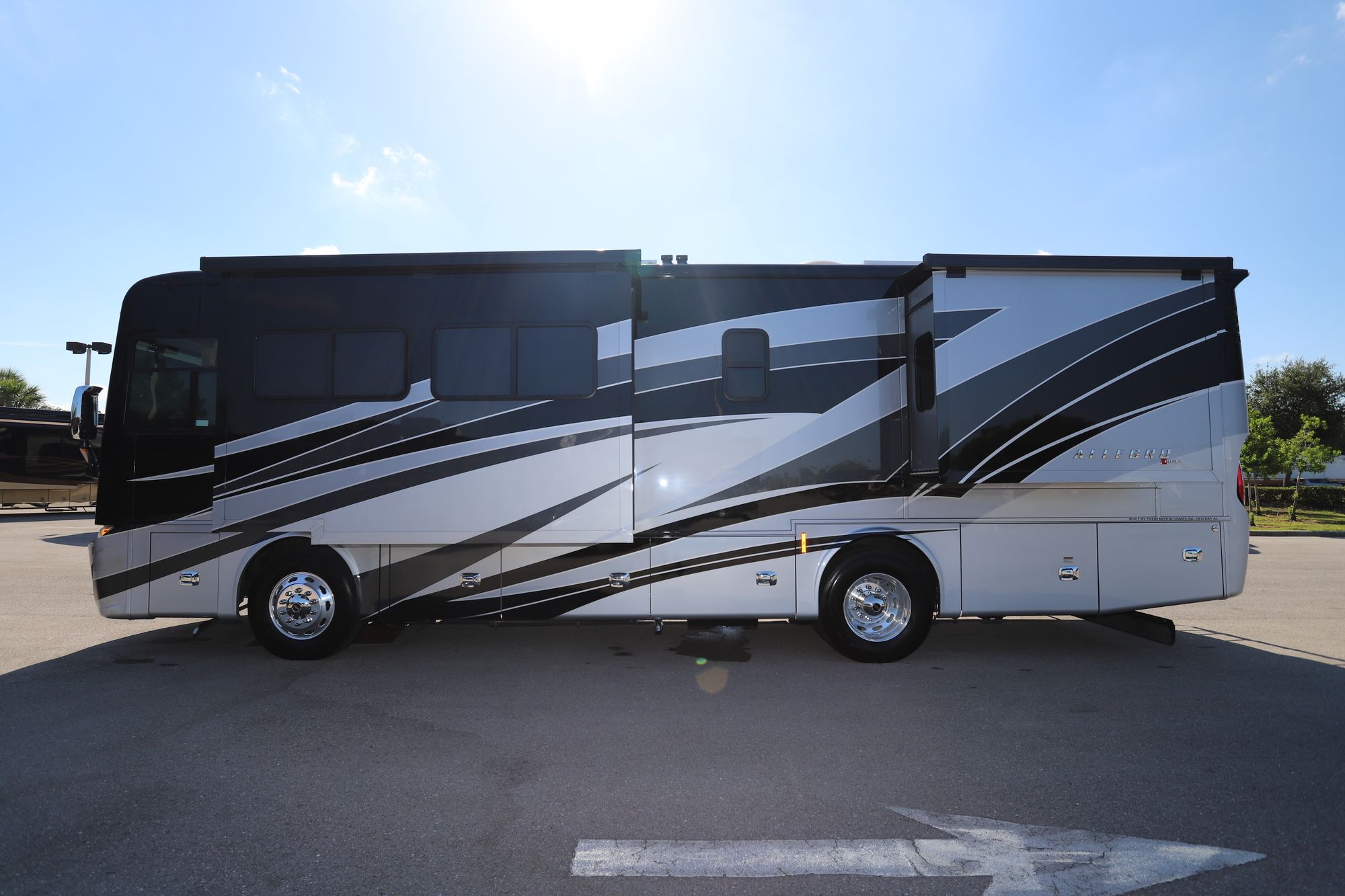 Used 2021 Tiffin Motor Homes Allegro Red 33AA Class A  For Sale