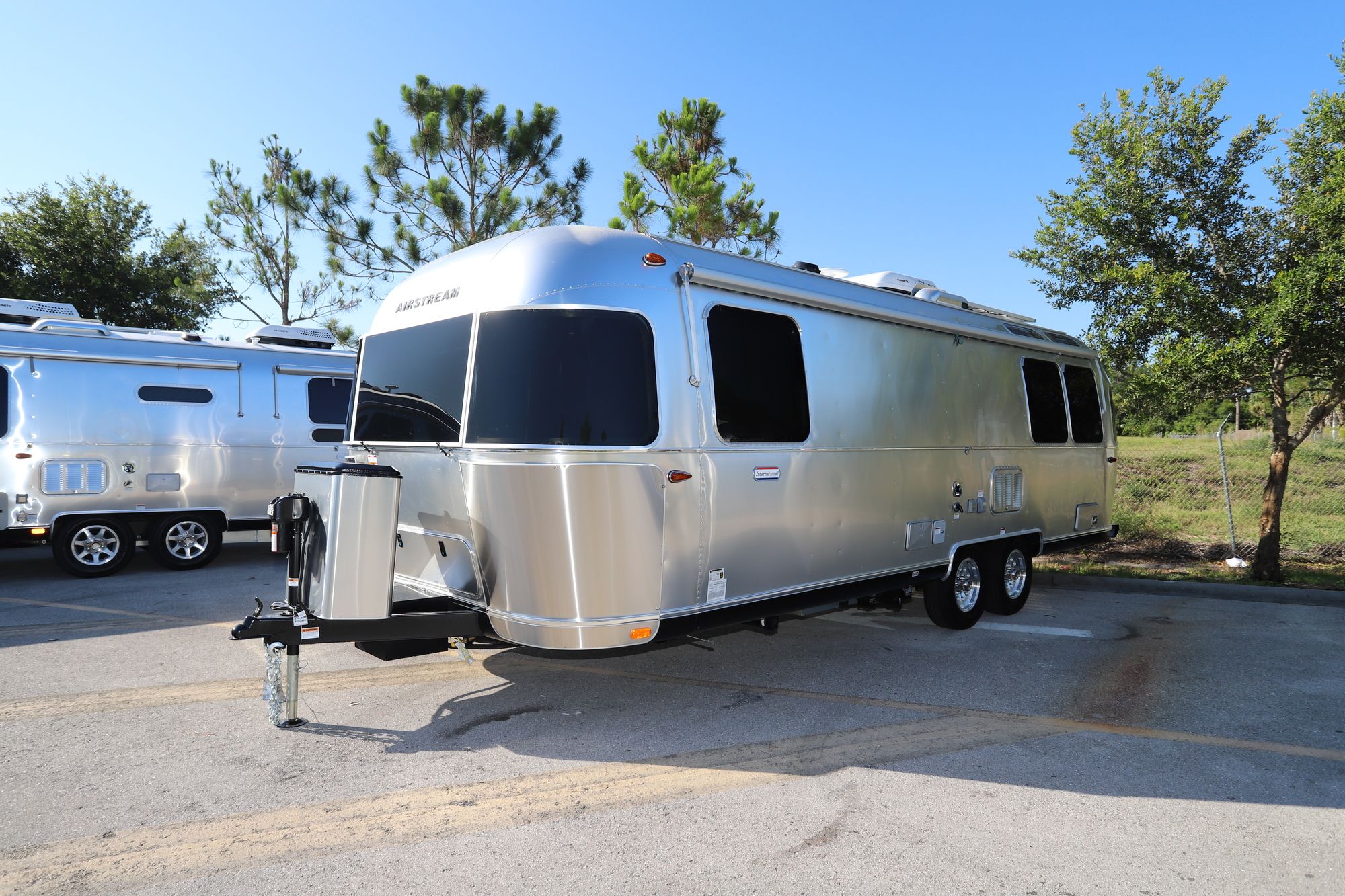 New 2021 Airstream International 27FB Travel Trailer  For Sale