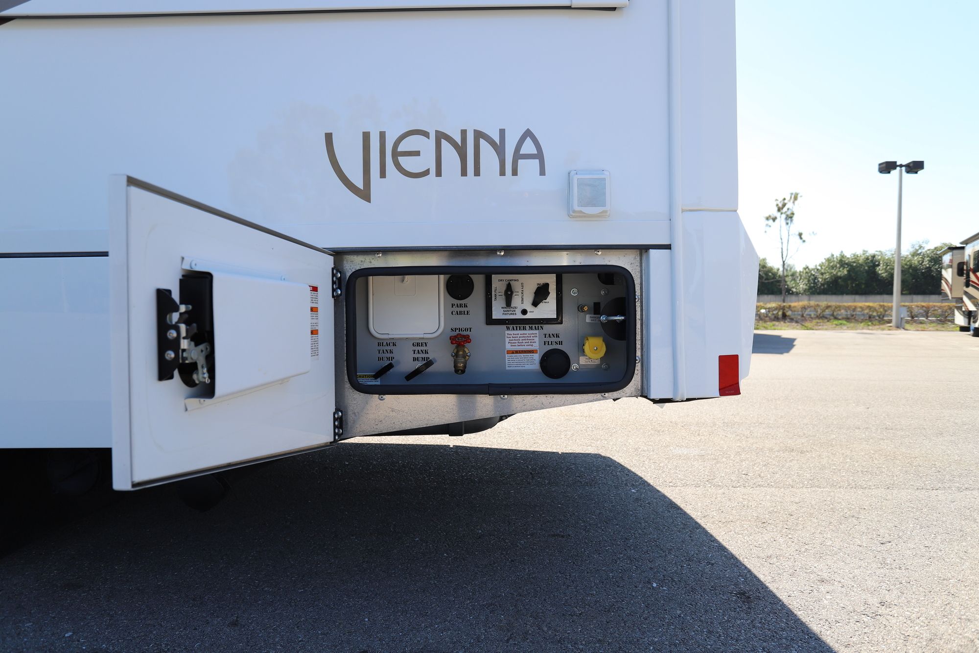 Used 2020 Renegade Rv Vienna 25FW Class C  For Sale