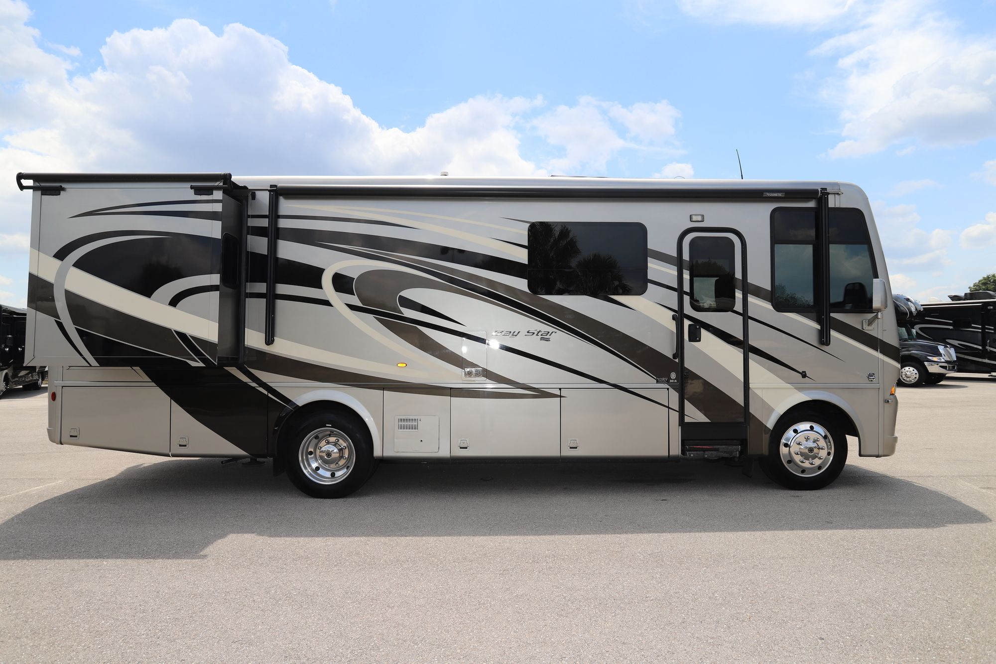 Used 2019 Newmar Bay Star 3014 Class A  For Sale