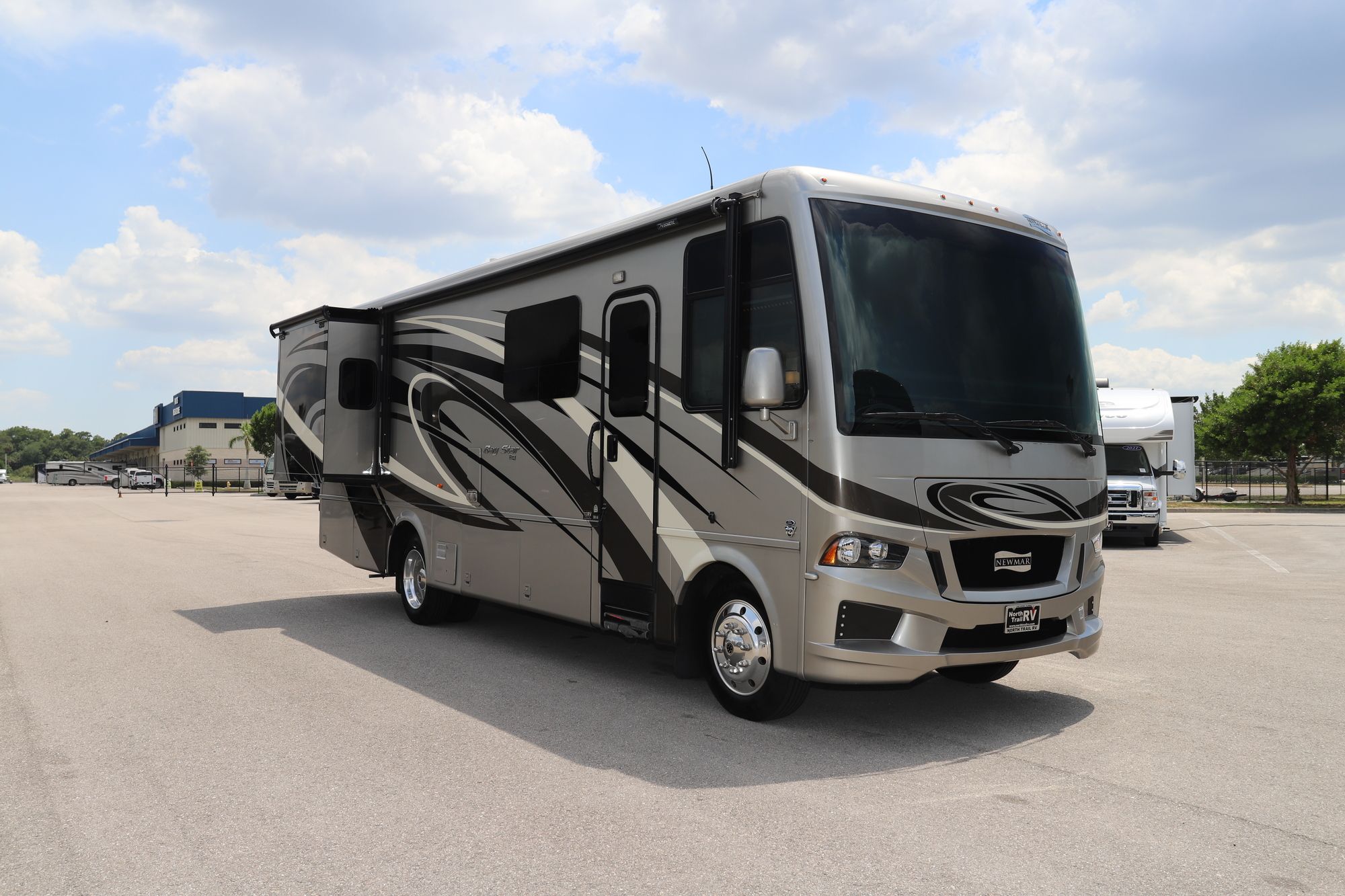 Used 2019 Newmar Bay Star 3014 Class A  For Sale