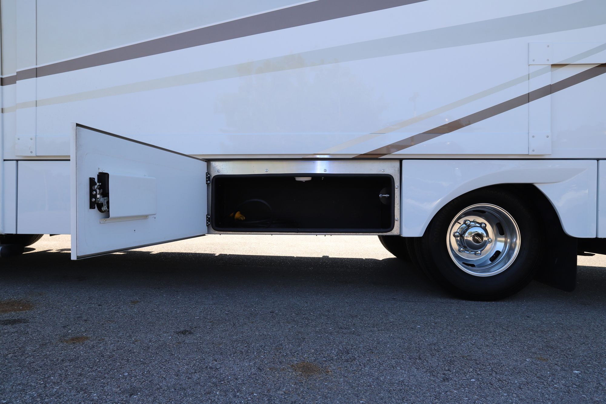 Used 2020 Renegade Rv Vienna 25FW Class C  For Sale