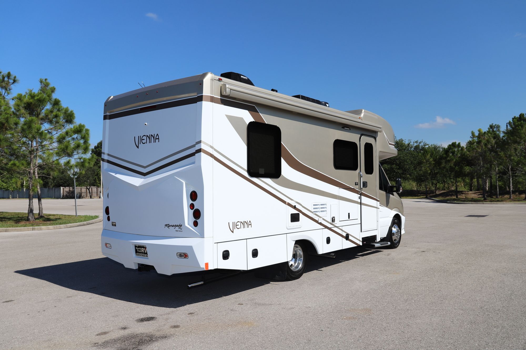 Used 2020 Renegade Rv Vienna 25FW Class C  For Sale