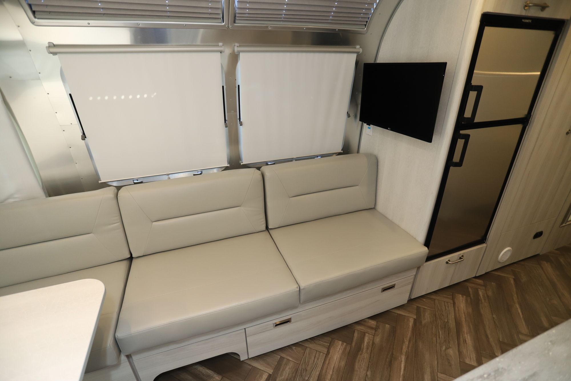 New 2021 Airstream International 27FB Travel Trailer  For Sale