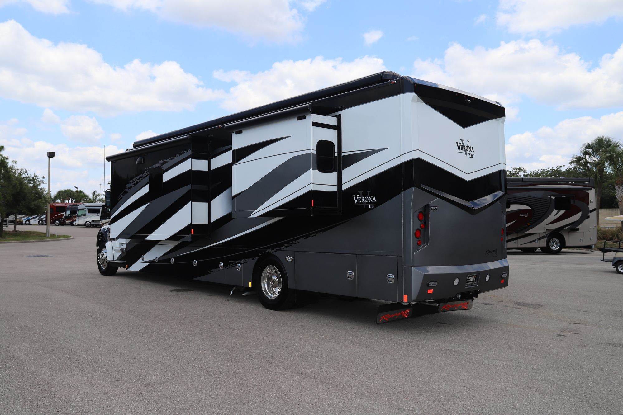 Used 2021 Renegade Rv Verona Le 40LRB Super C  For Sale