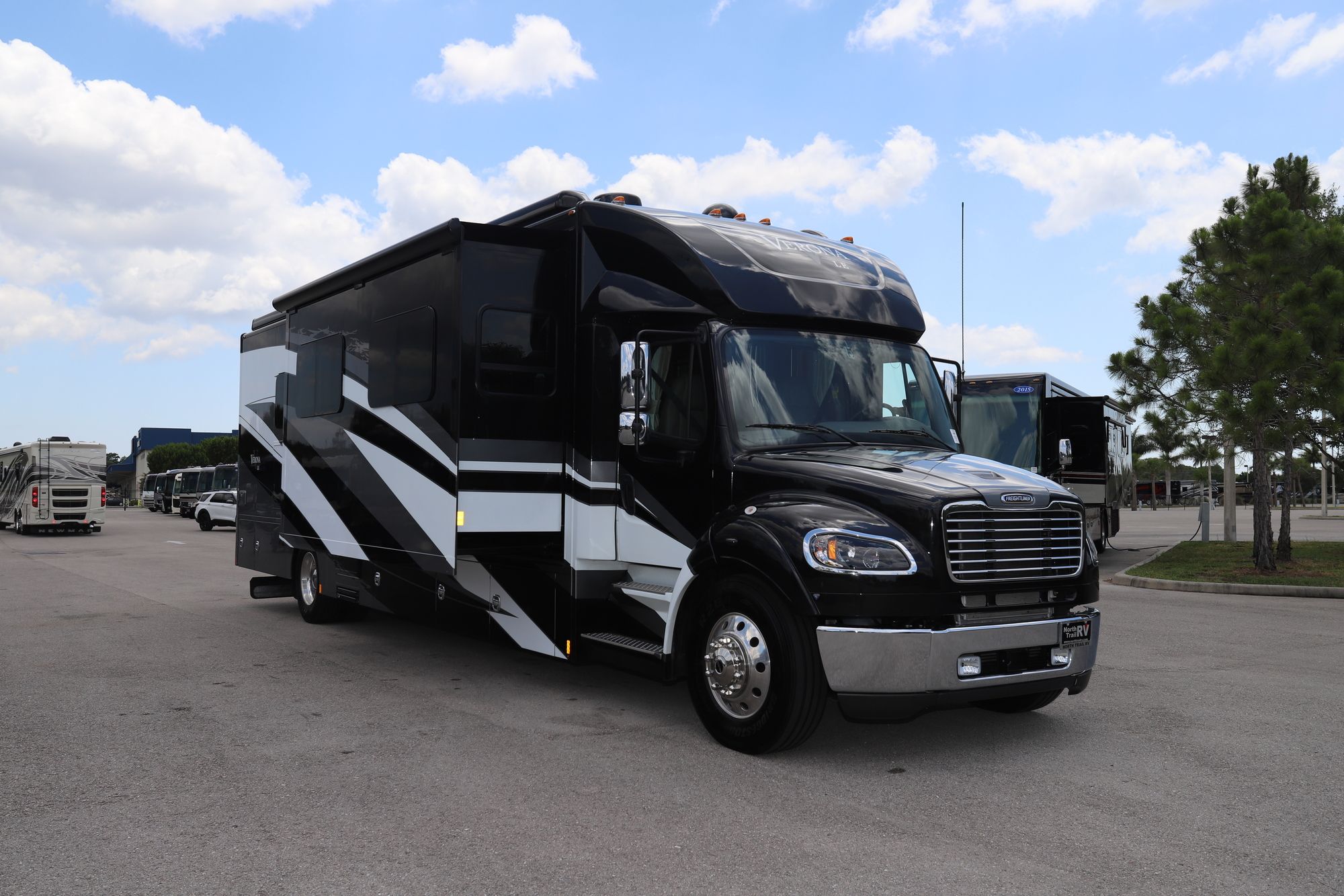 Used 2021 Renegade Rv Verona Le 40LRB Super C  For Sale